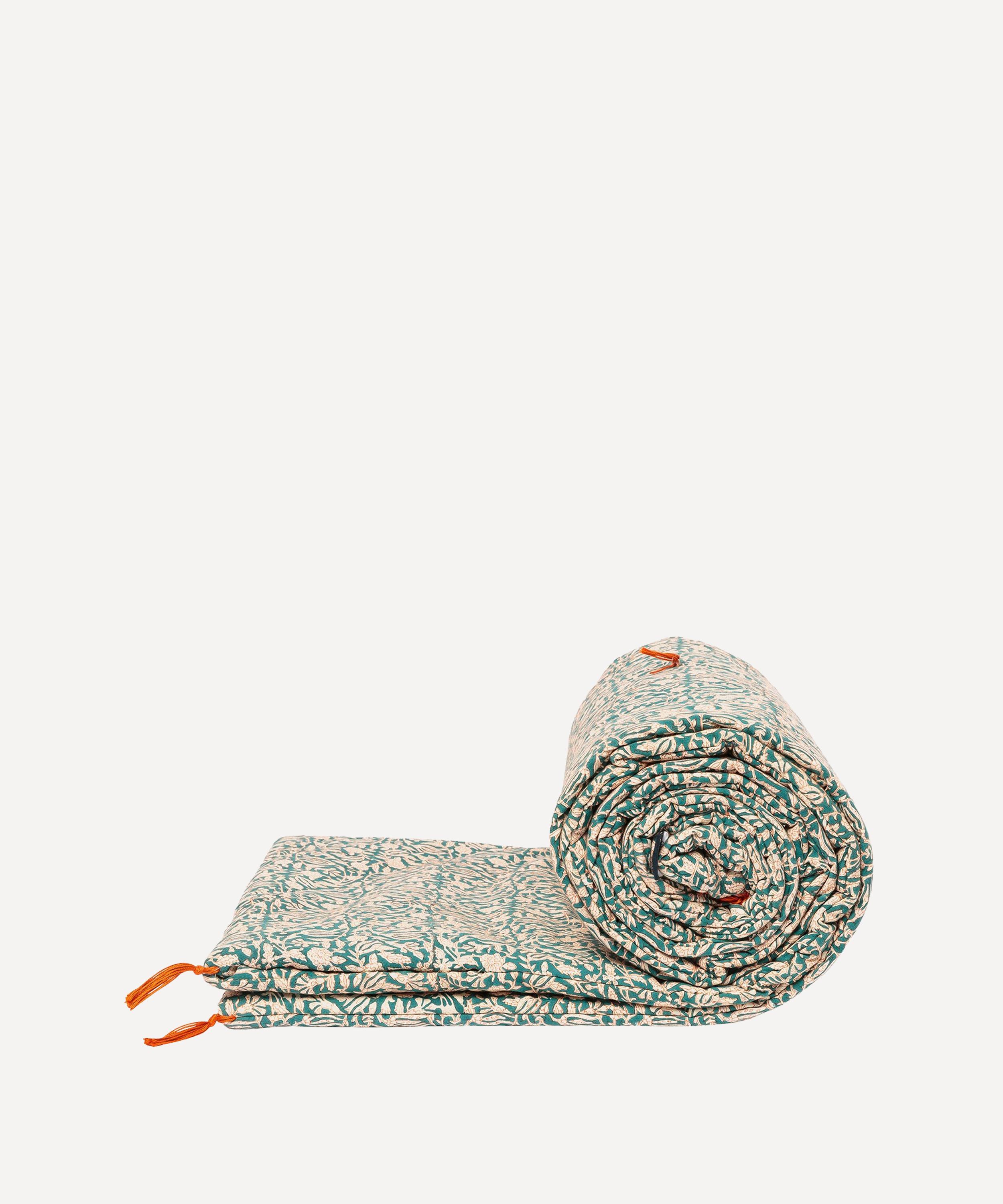 Caravane - Tulipan Sofa Cover image number 0