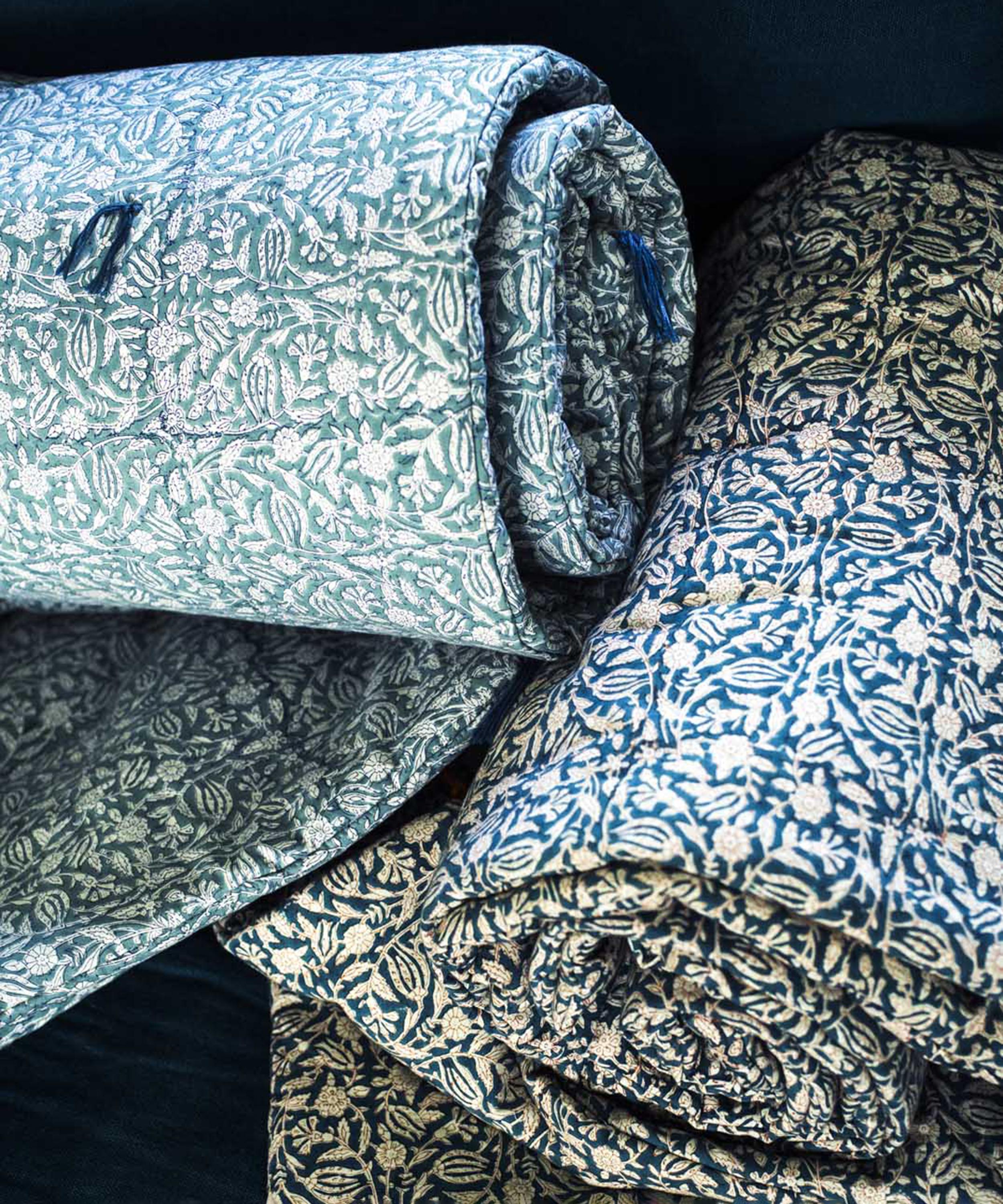 Caravane - Tulipan Sofa Cover image number 1