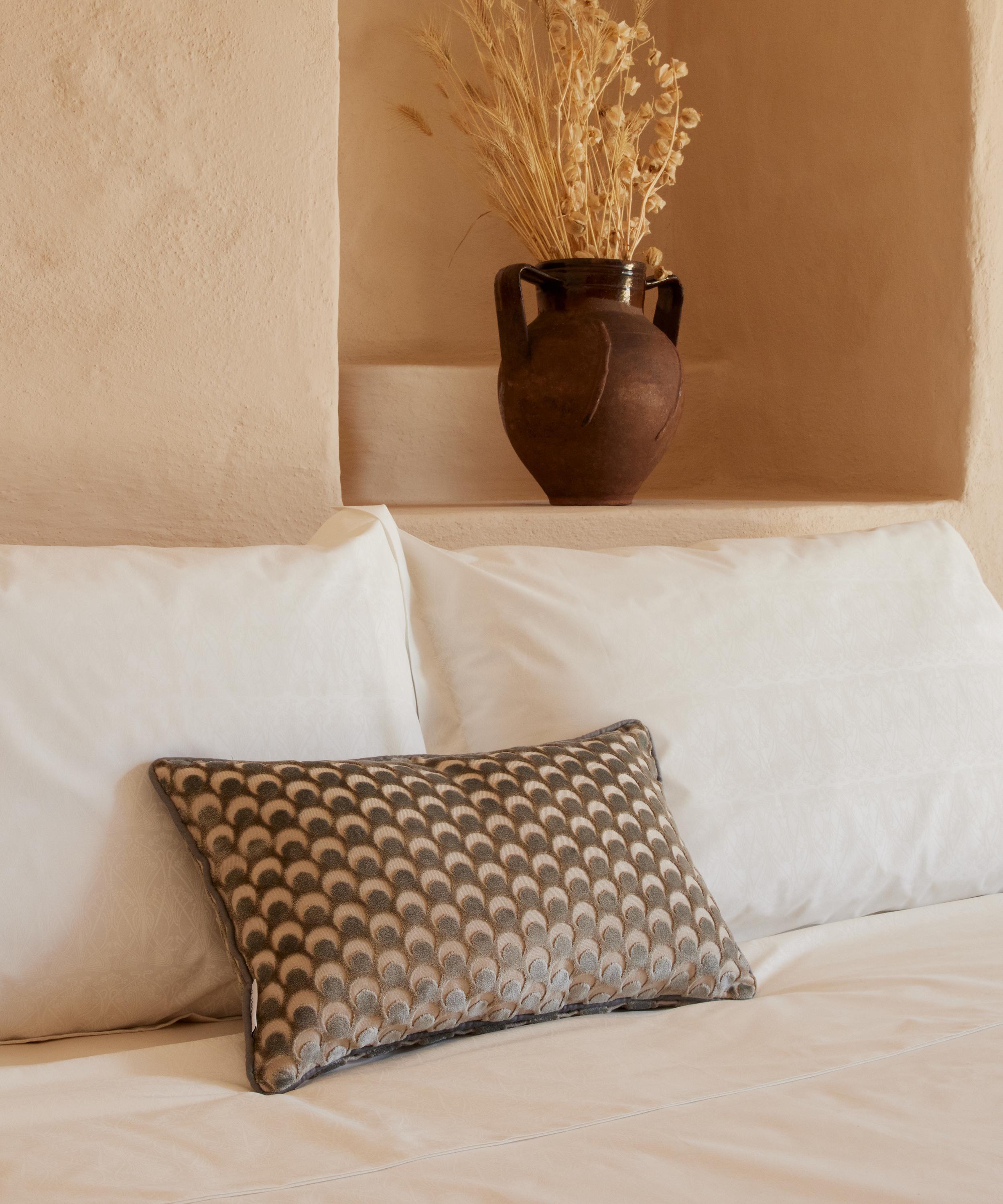 Liberty - Ottoman Spot Cushion image number 1