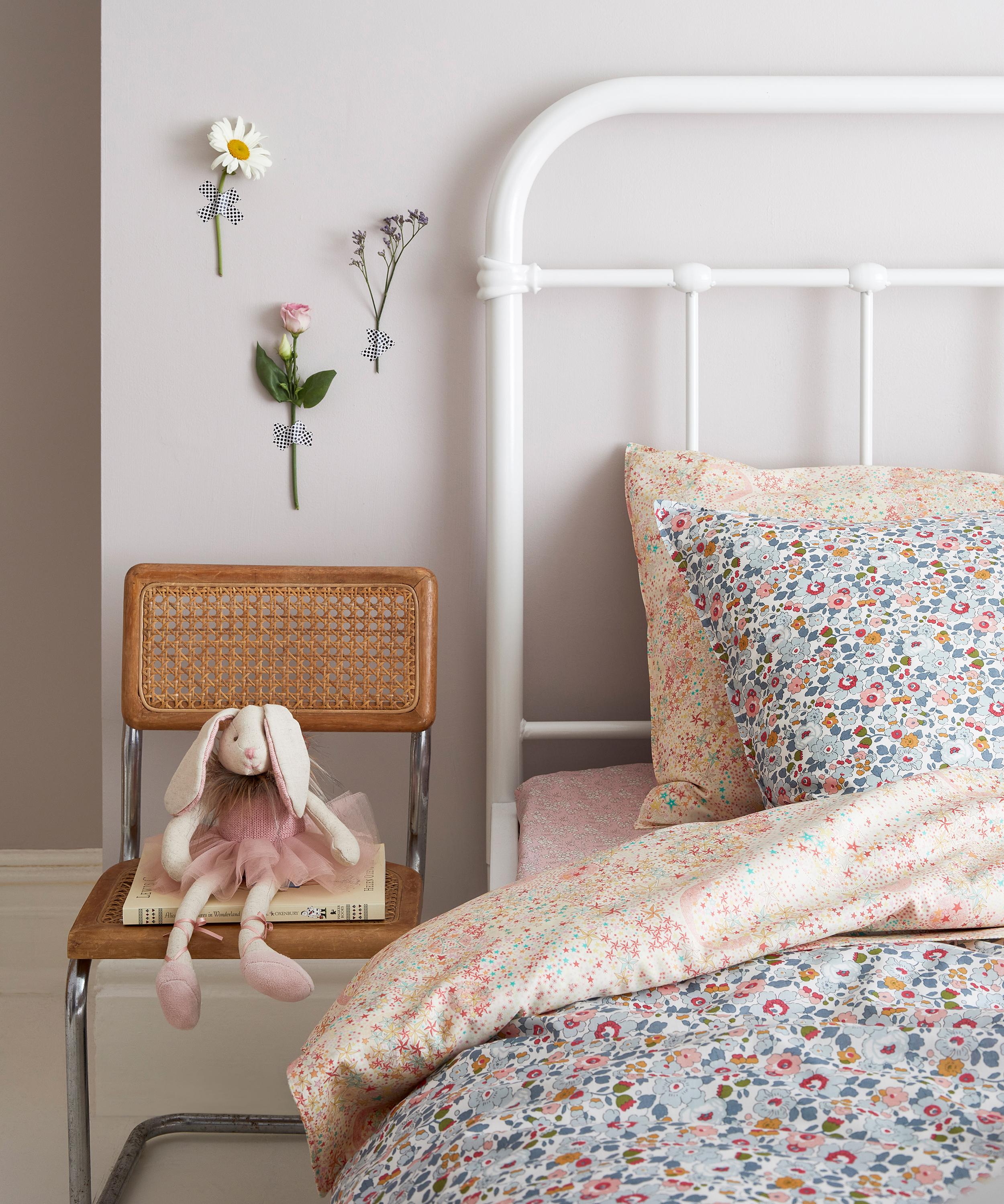 Coco & Wolf - Betsy Grey Tana Lawn™ Cotton Pillowcases Set of Two image number 3