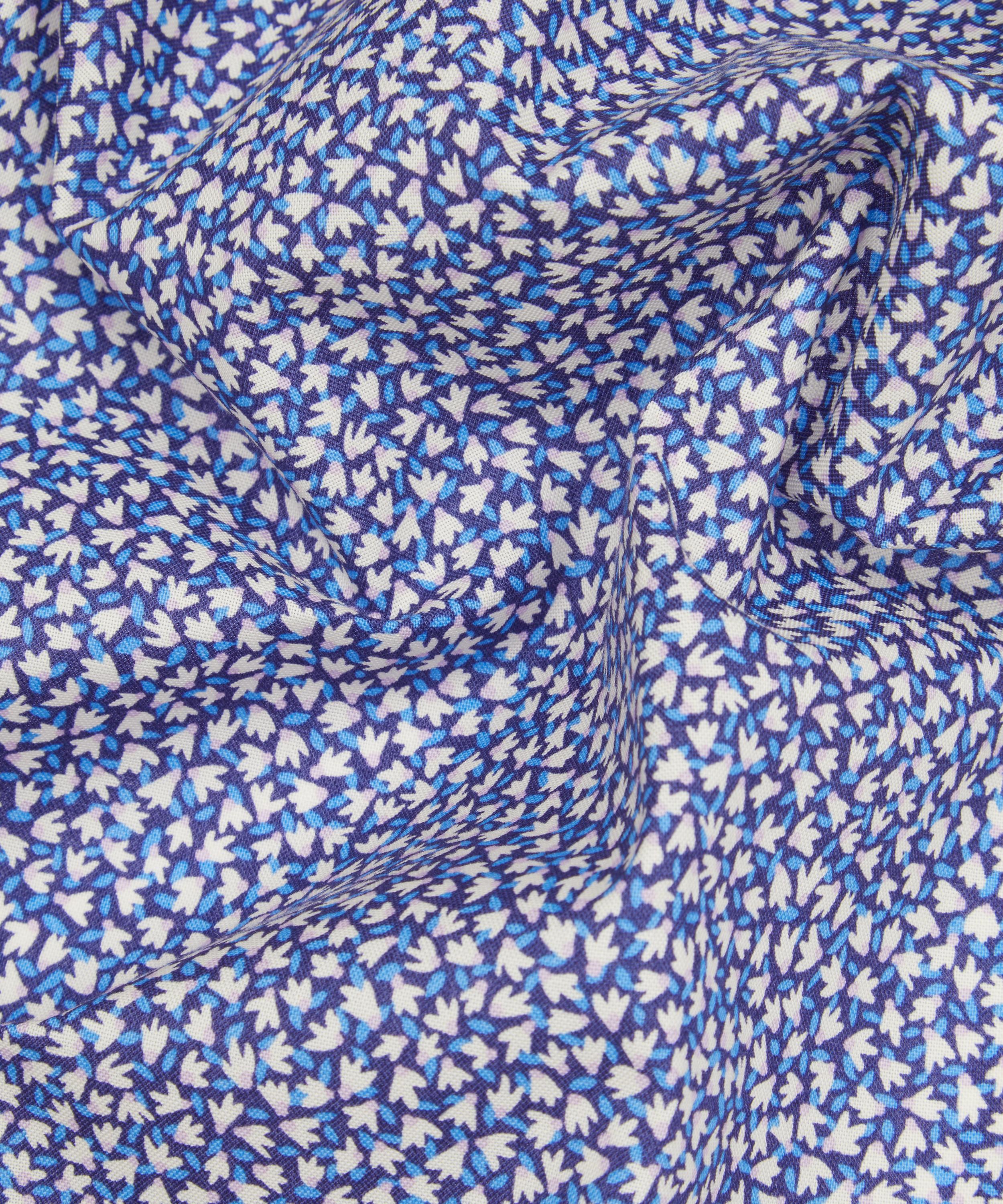 Liberty Fabrics - Tudor Tumble Lasenby Quilting Cotton image number 3