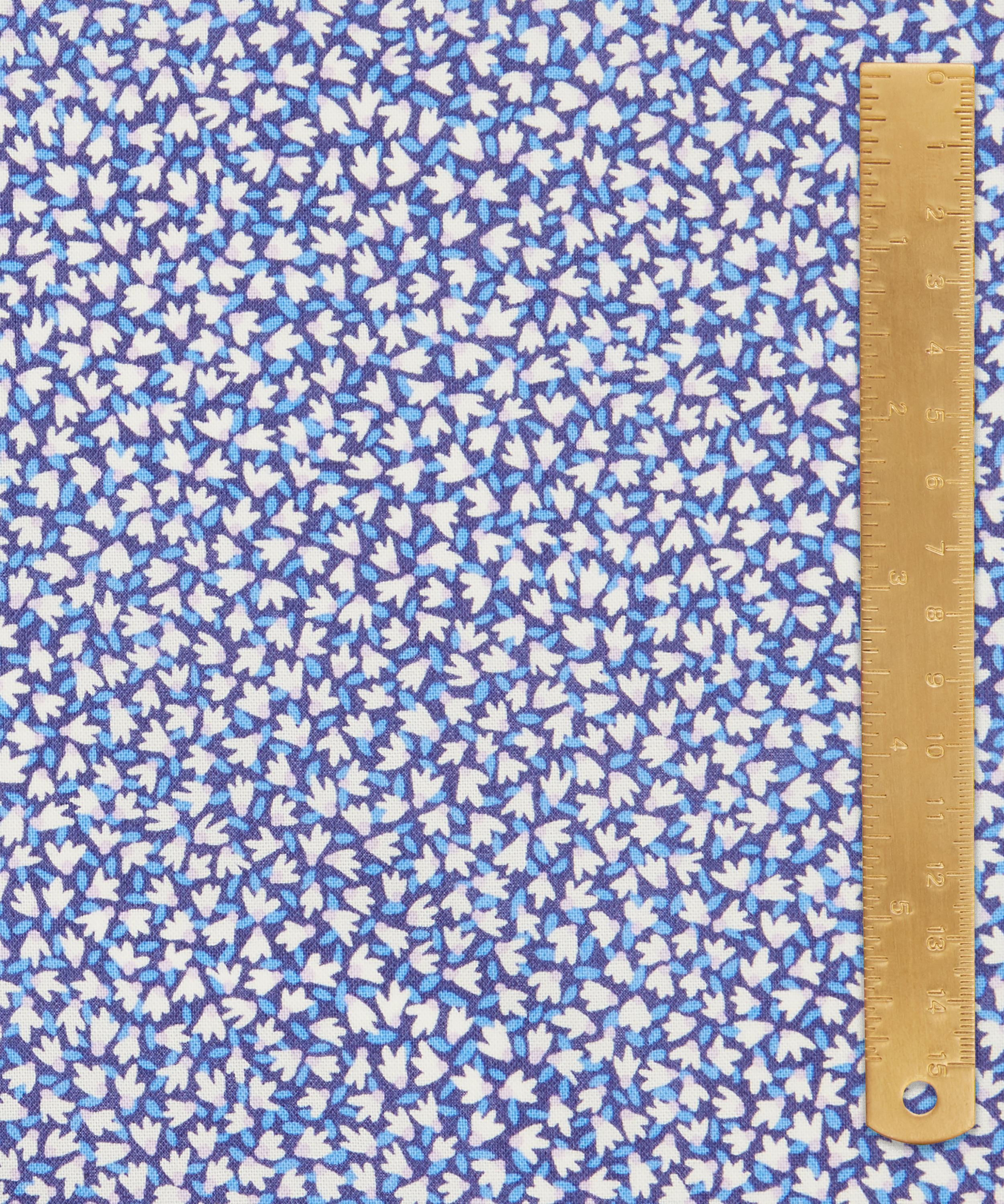 Liberty Fabrics - Tudor Tumble Lasenby Quilting Cotton image number 4