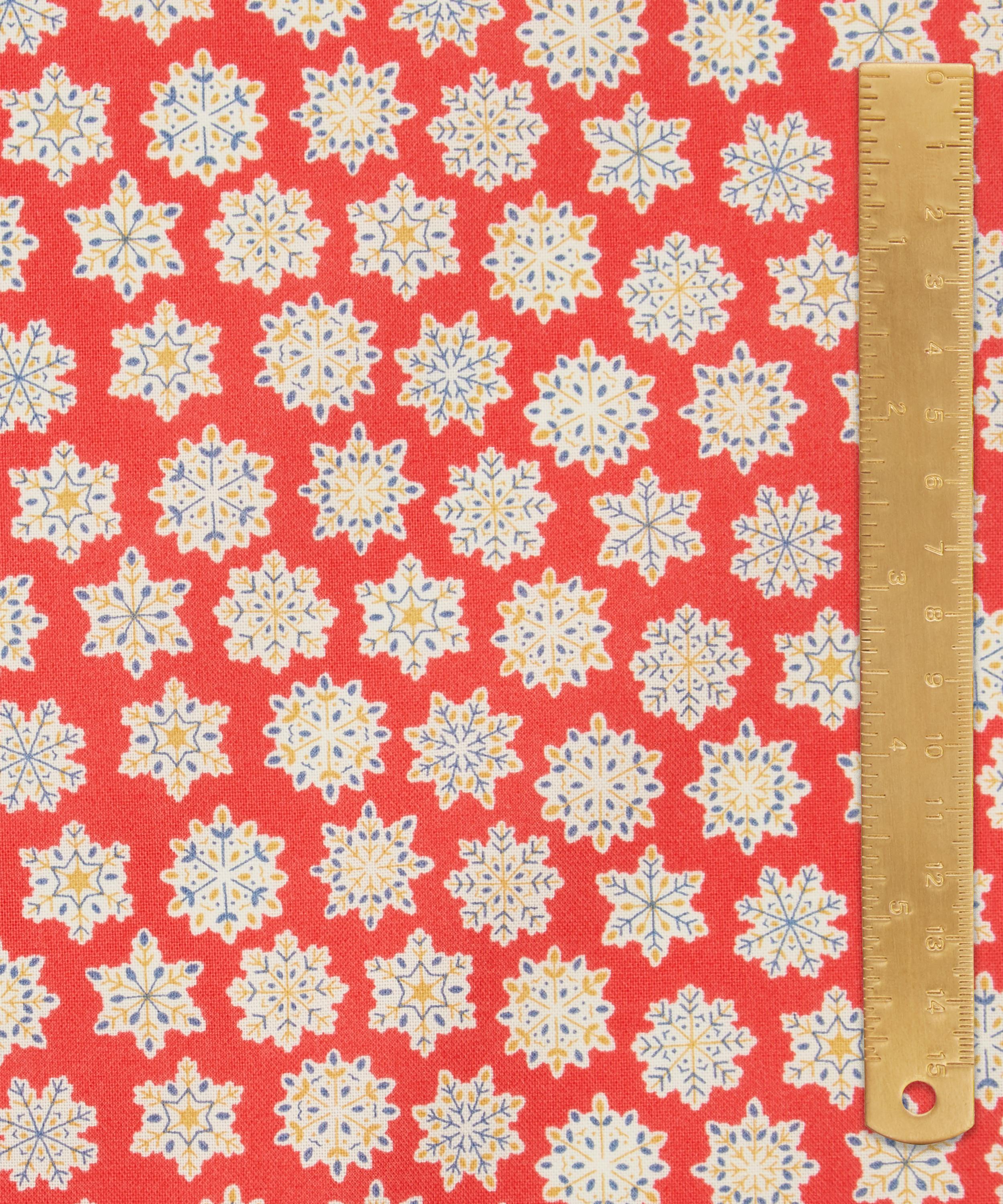 Liberty - Snow Season Lasenby Quilting Cotton image number 4