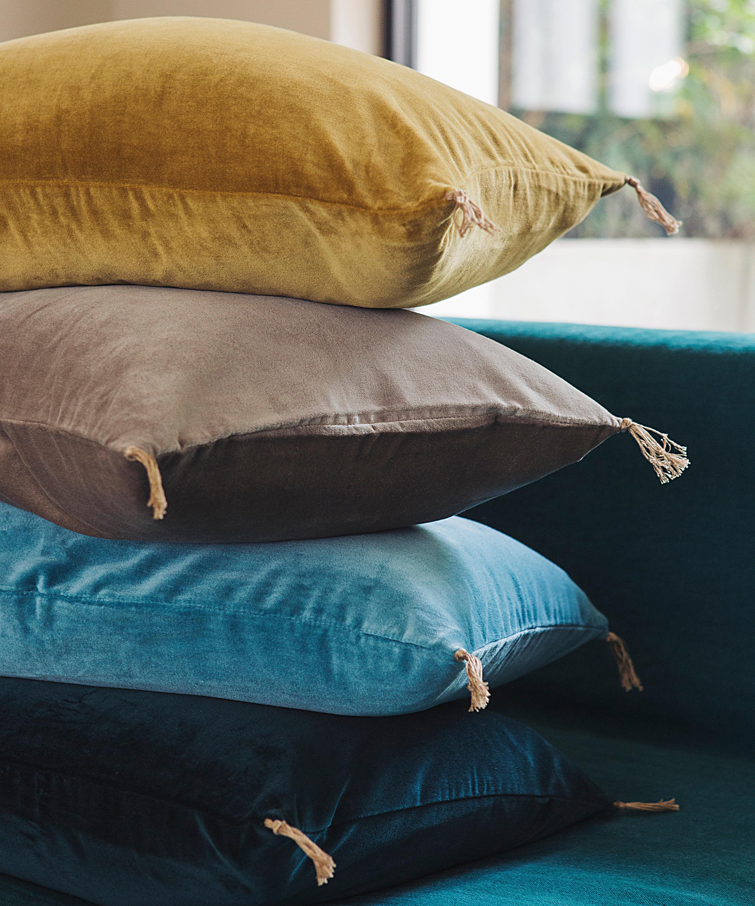 Caravane - Luni Cushion image number 1