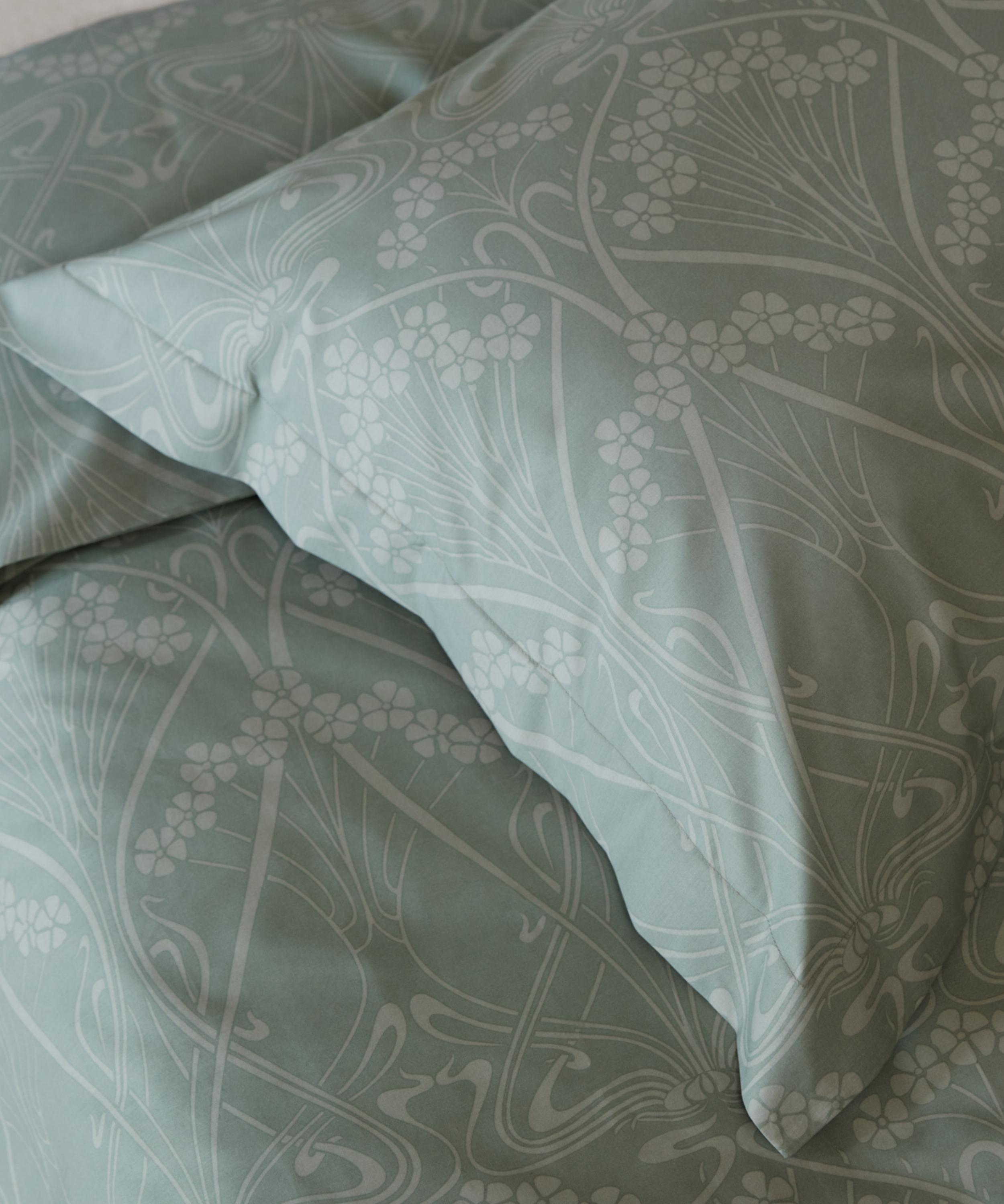 Liberty - Ianthe Bloom Cotton Super King Fitted Sheet image number 1
