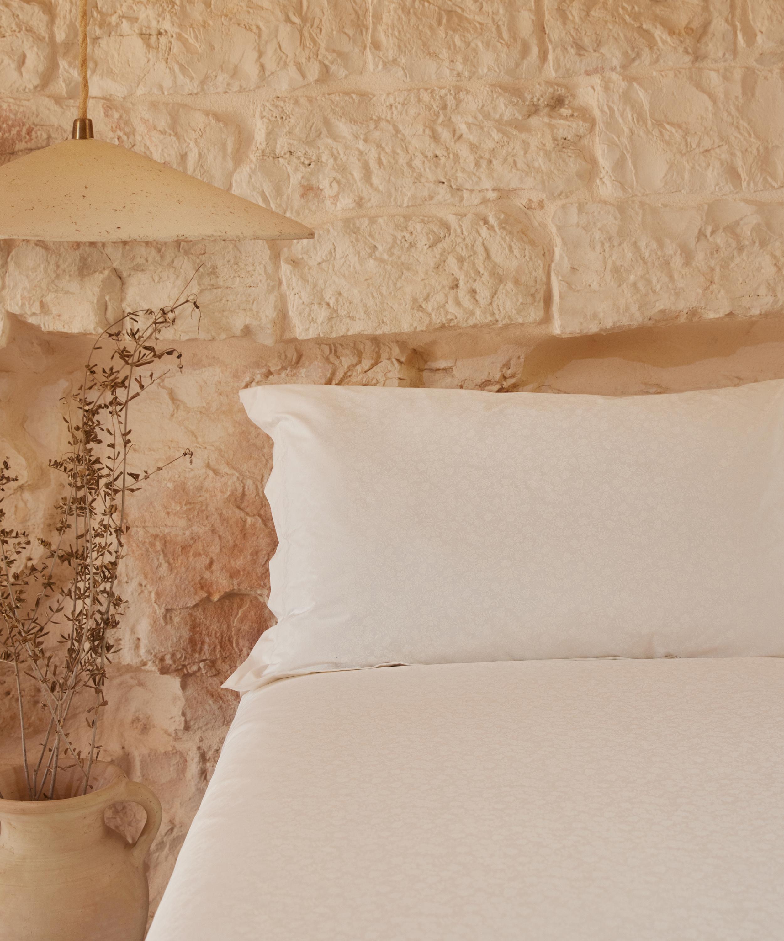 Liberty - Edenham Mono Cotton Super King Duvet Cover Set image number 1