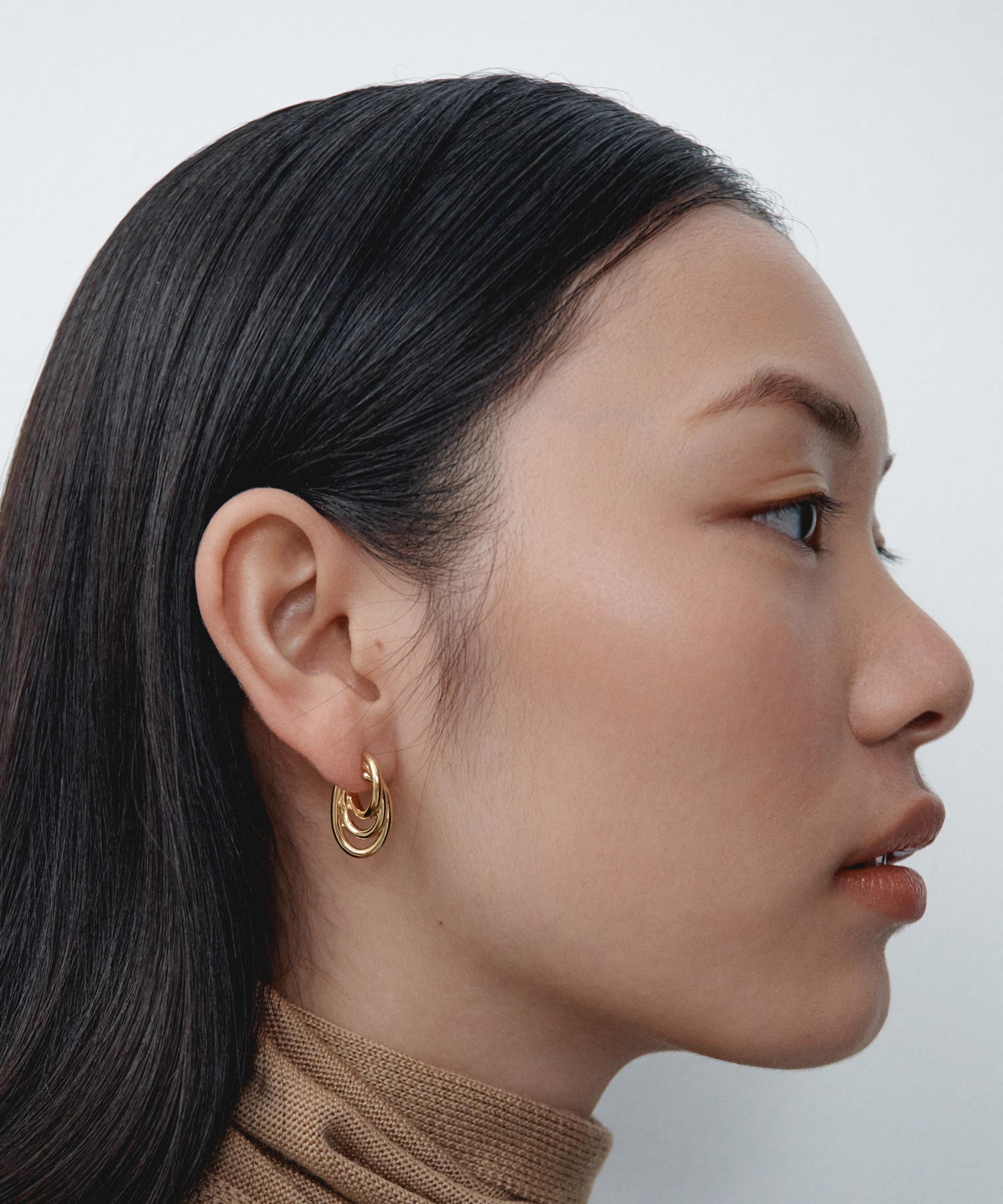 Otiumberg - 14ct Gold-Plated Vermeil Silver Gathered Sonder Hoop Earrings image number 1