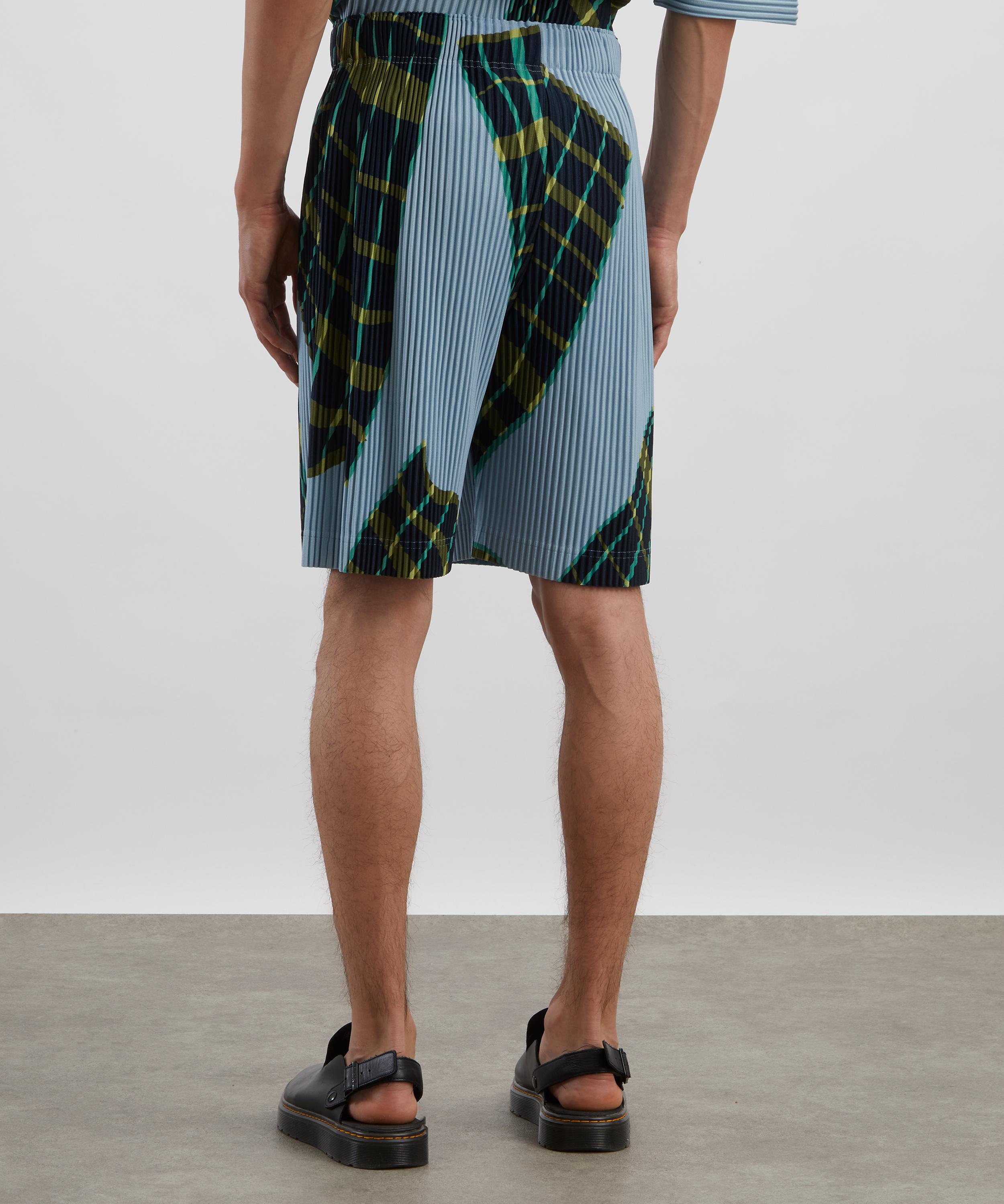 HOMME PLISSÉ ISSEY MIYAKE - WINDSWEPT PLAID Pleated Shorts image number 3