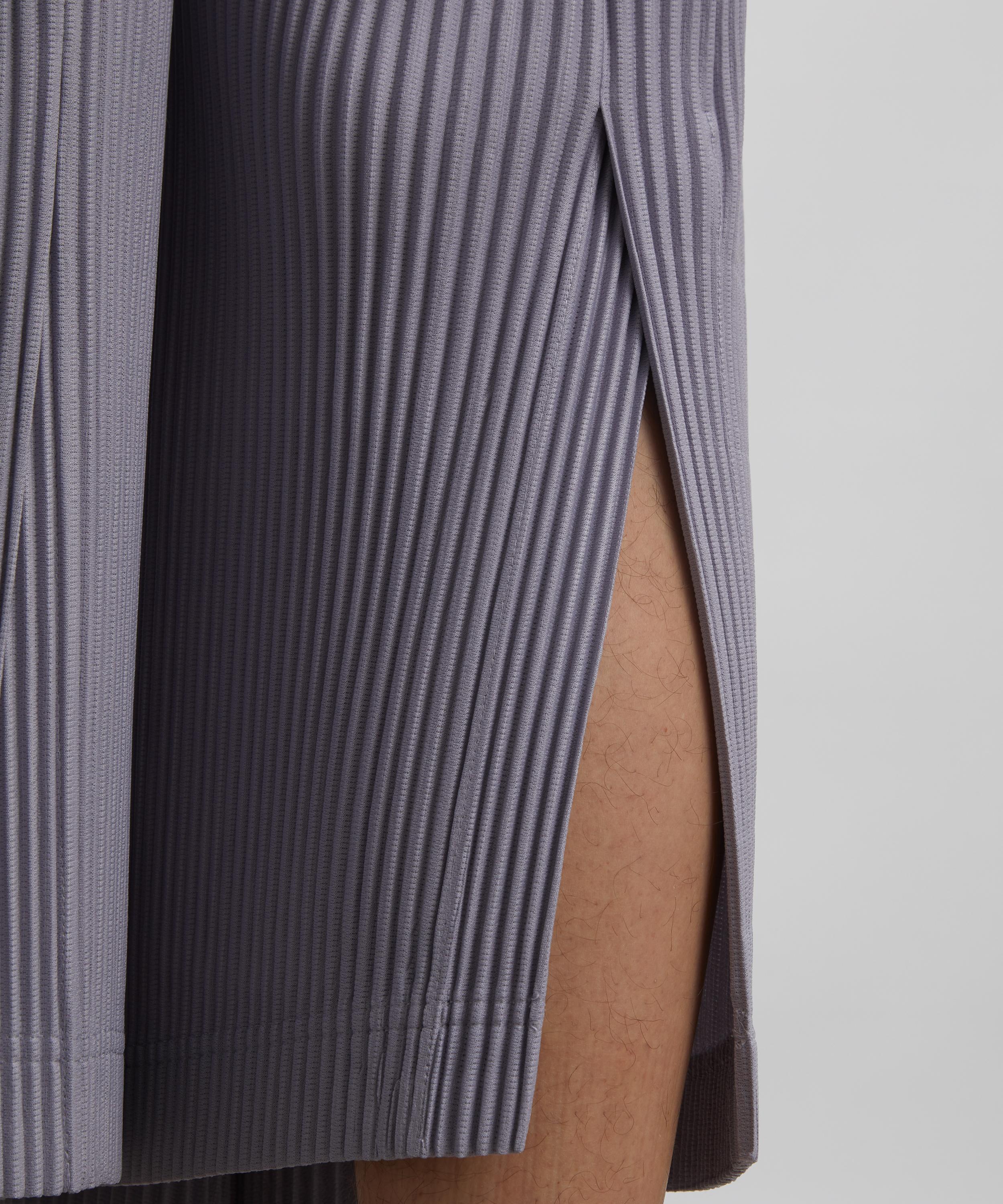 HOMME PLISSÉ ISSEY MIYAKE - MC JUNE Cloud Grey Pleated Shorts image number 4