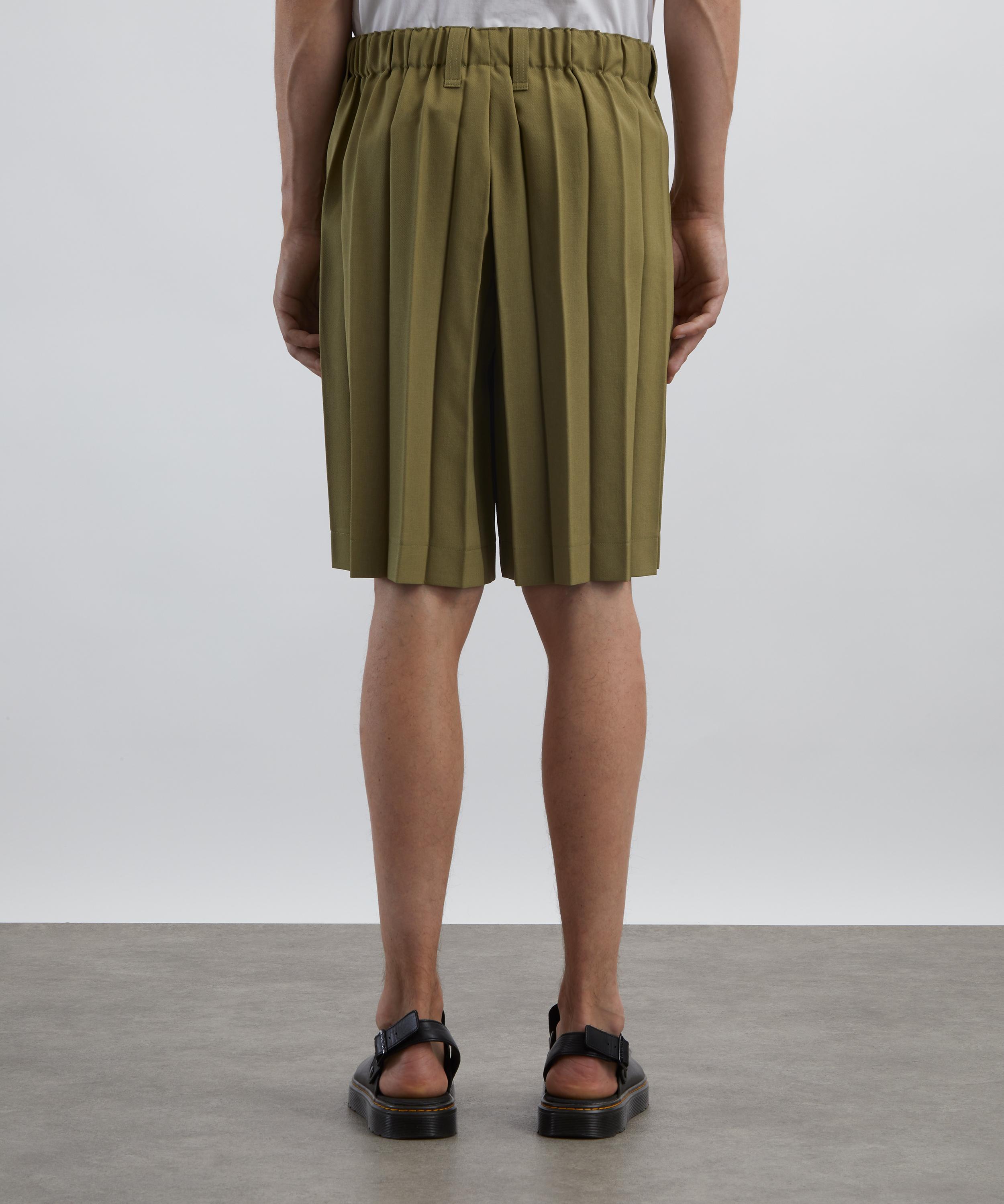 HOMME PLISSÉ ISSEY MIYAKE - EDGE ENSEMBLE Khaki Pleated Shorts image number 3