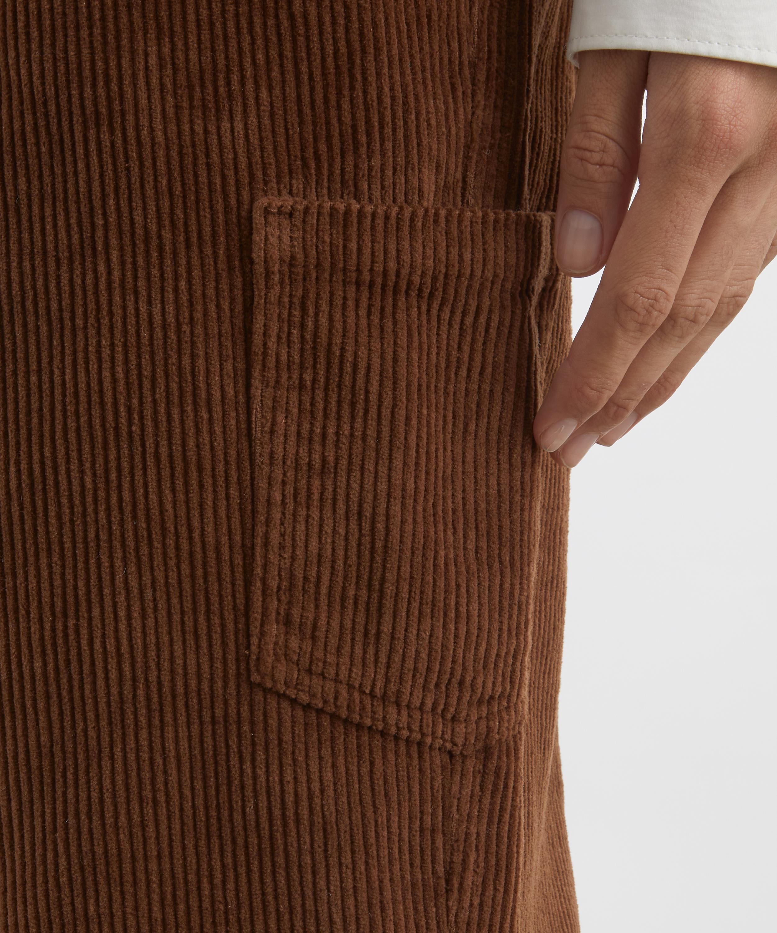 FrizmWORKS - Wide One Tuck Corduroy Trousers image number 4
