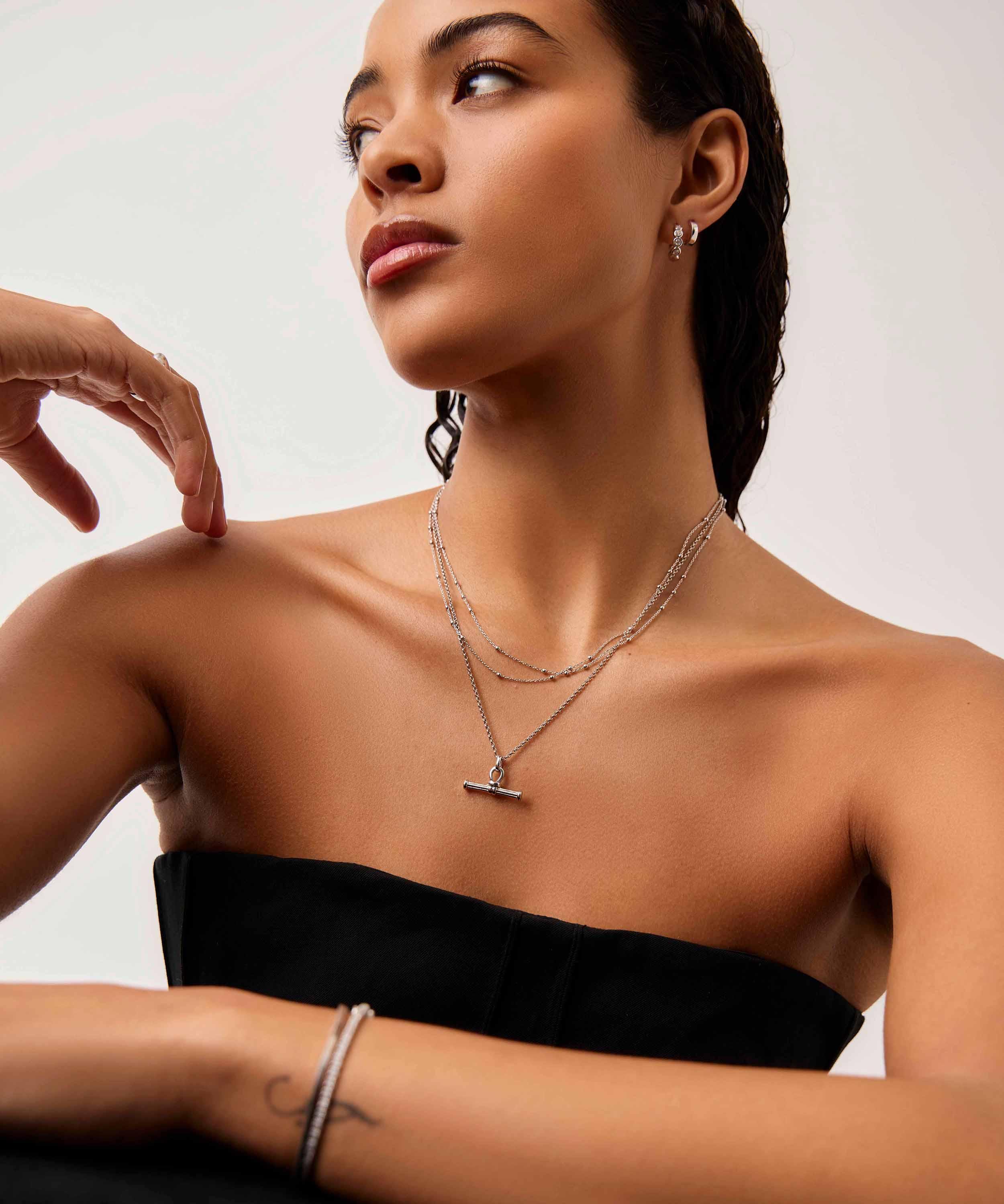 Missoma - Rhodium-Plated Ridge T-Bar Pendant Necklace image number 1