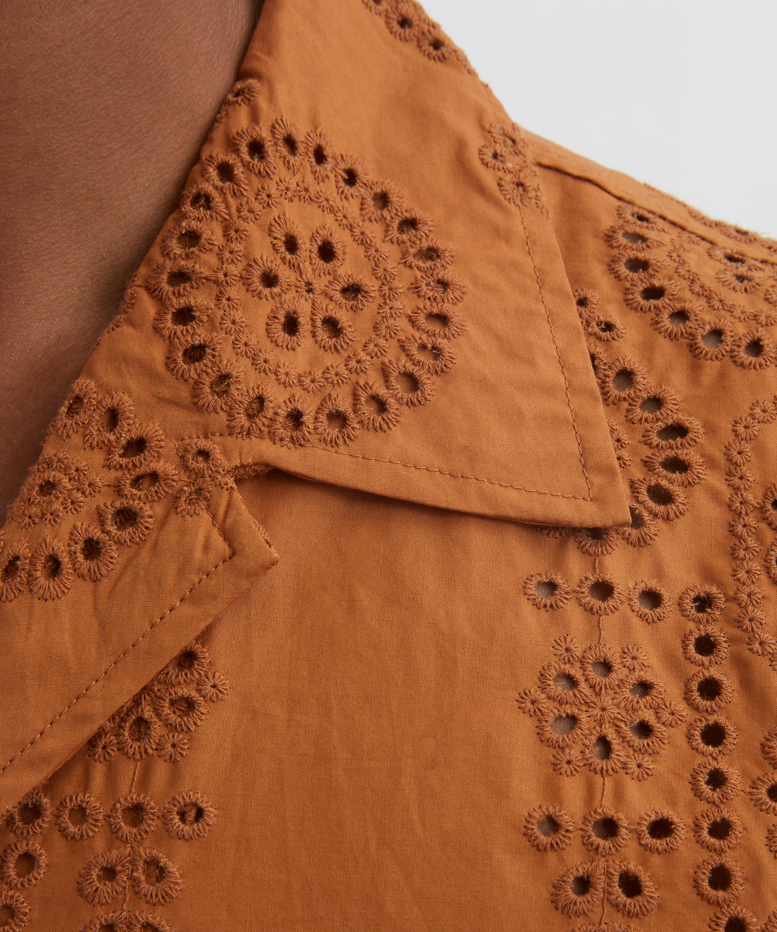 NN07 - Ben Embroidery Anglaise Shirt image number 4
