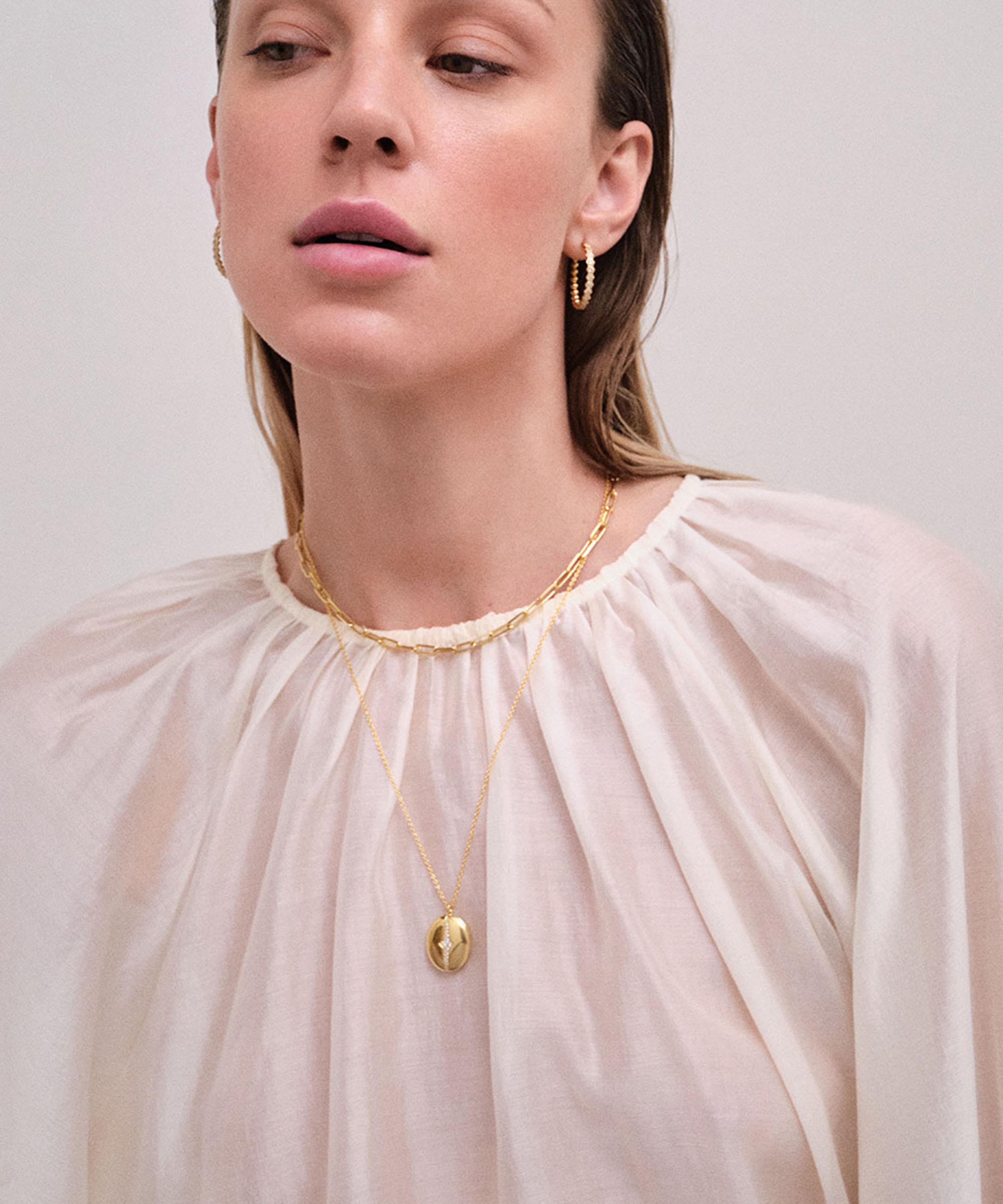 Astley Clarke - 18ct Gold-Plated Vermeil Silver Luna Oval Locket Necklace image number 3