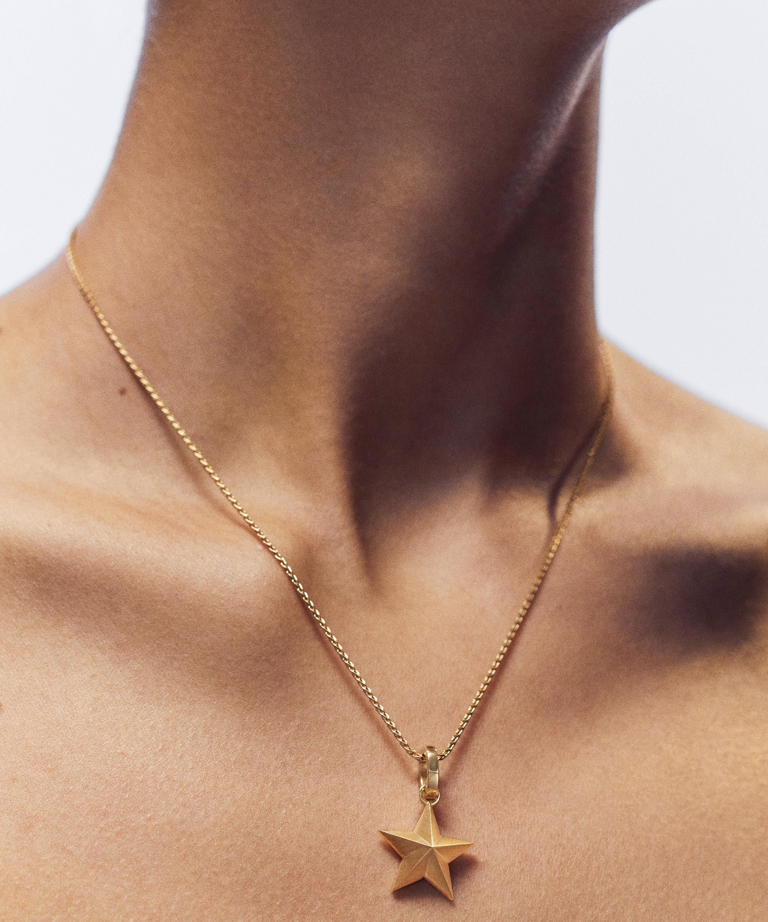 Marie Lichtenberg - 18ct Gold Small Star Pendant image number 1