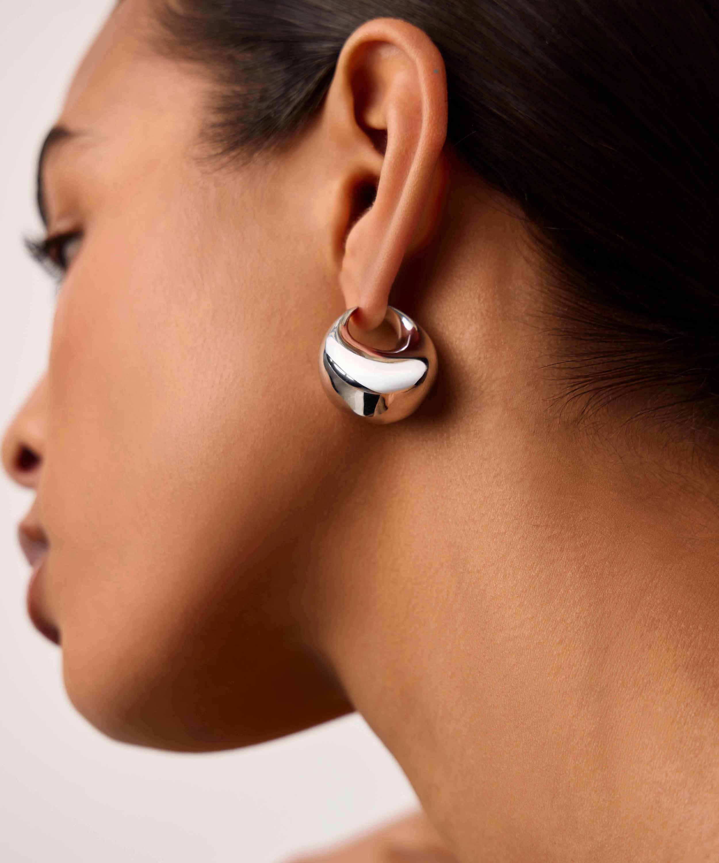 Missoma - Rhodium-Plated Sculptural Chubby Dome Medium Hoop Earrings image number 1