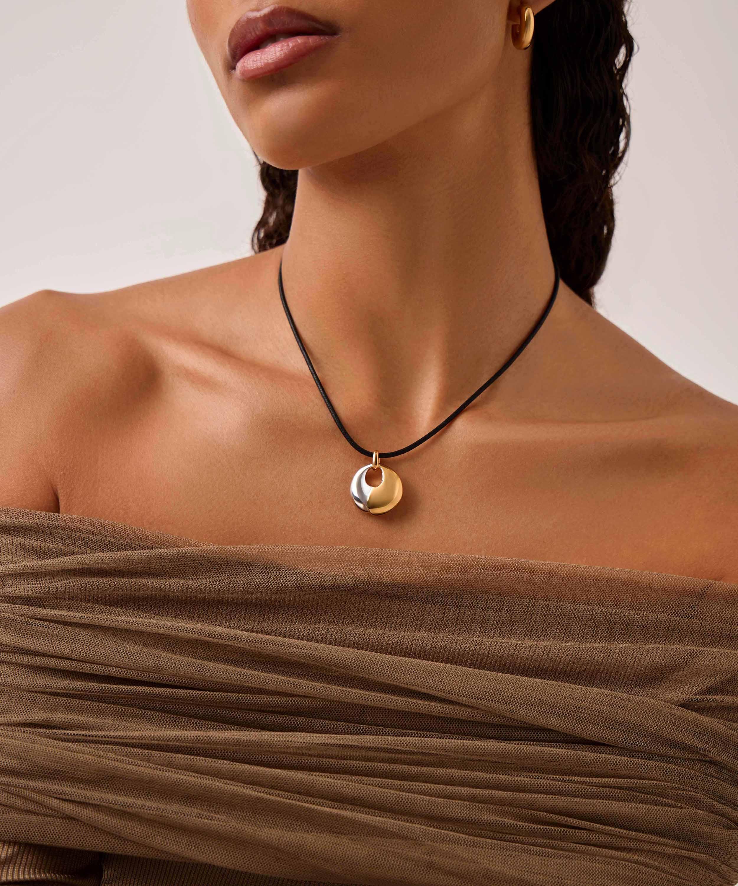 Missoma - Mixed Metal Sculptural Pebble Pendant Necklace Set image number 3