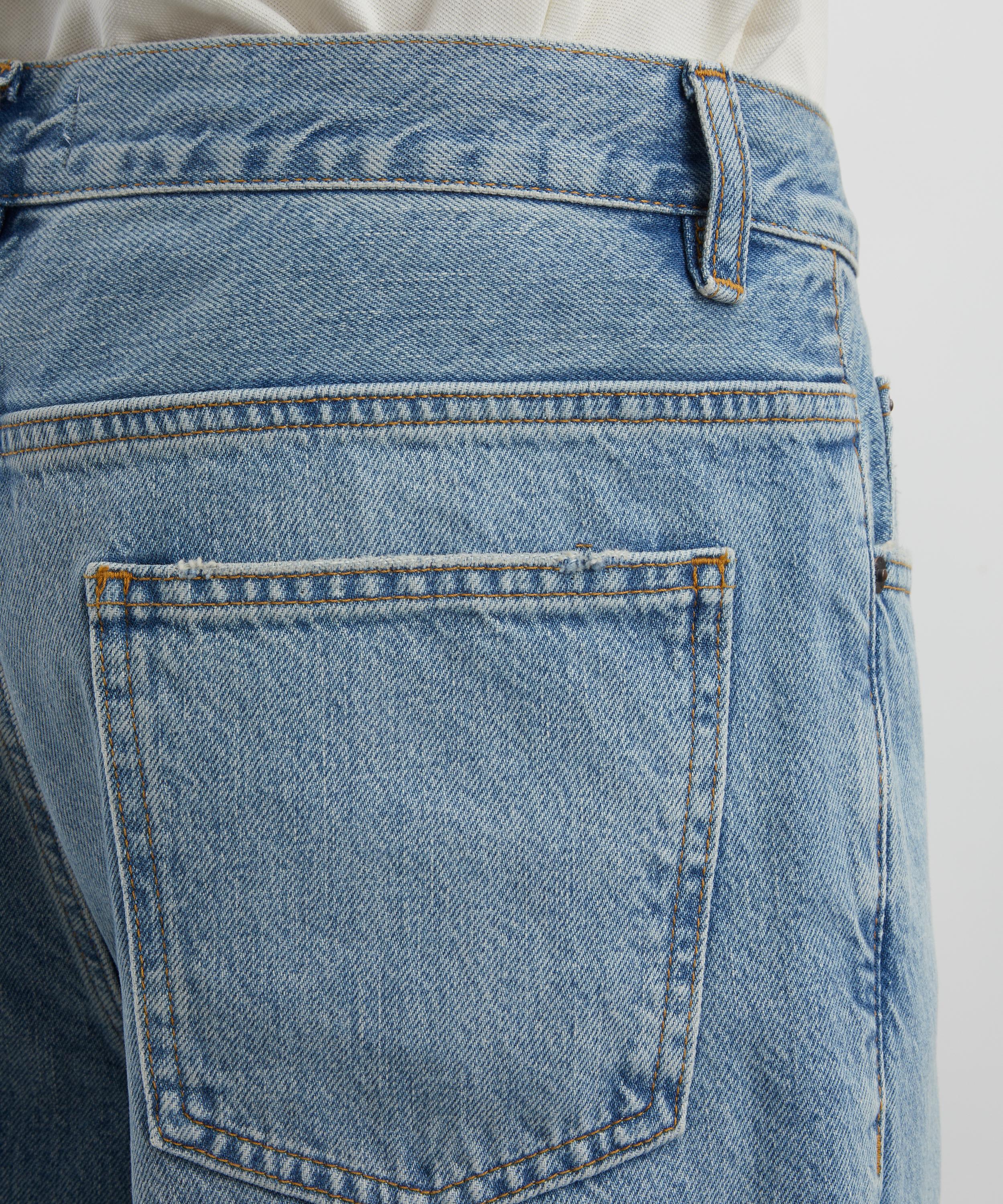 Frame - Relaxed Jeans in Jefferson image number 4