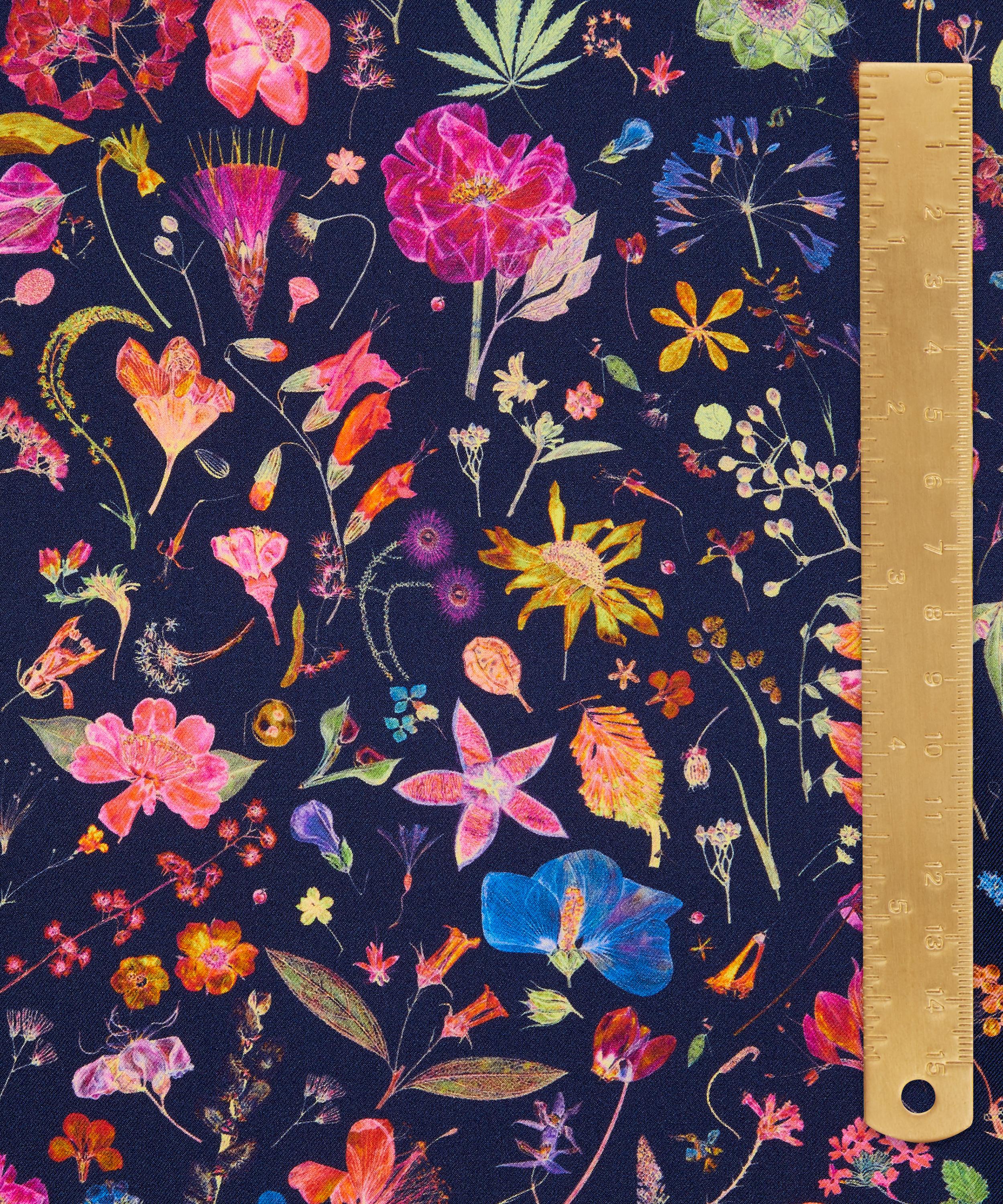Liberty Fabrics - Floral Eve Silk Twill image number 4