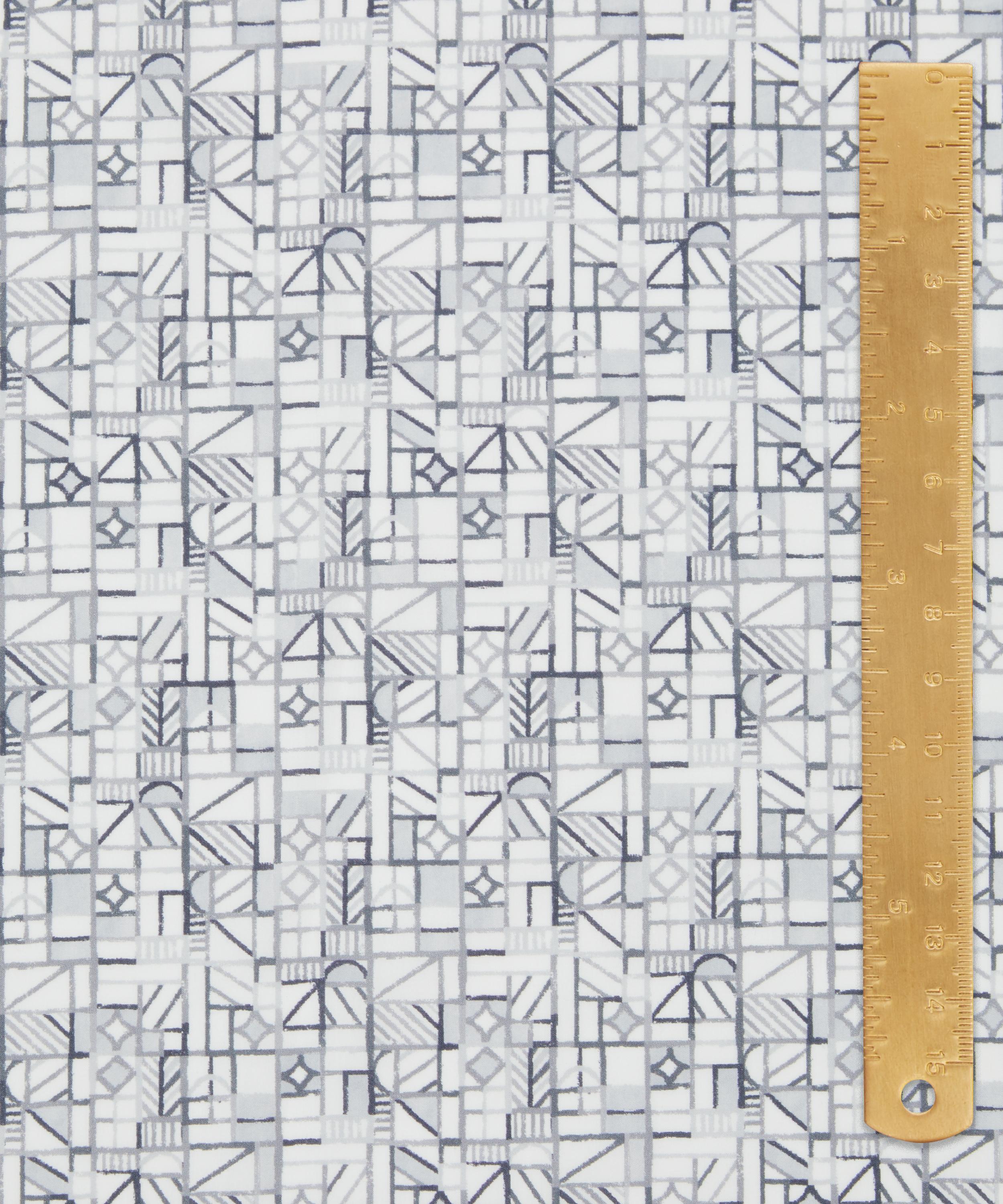 Liberty Fabrics - Grand Tudor House Tana Lawn™ Cotton image number 4