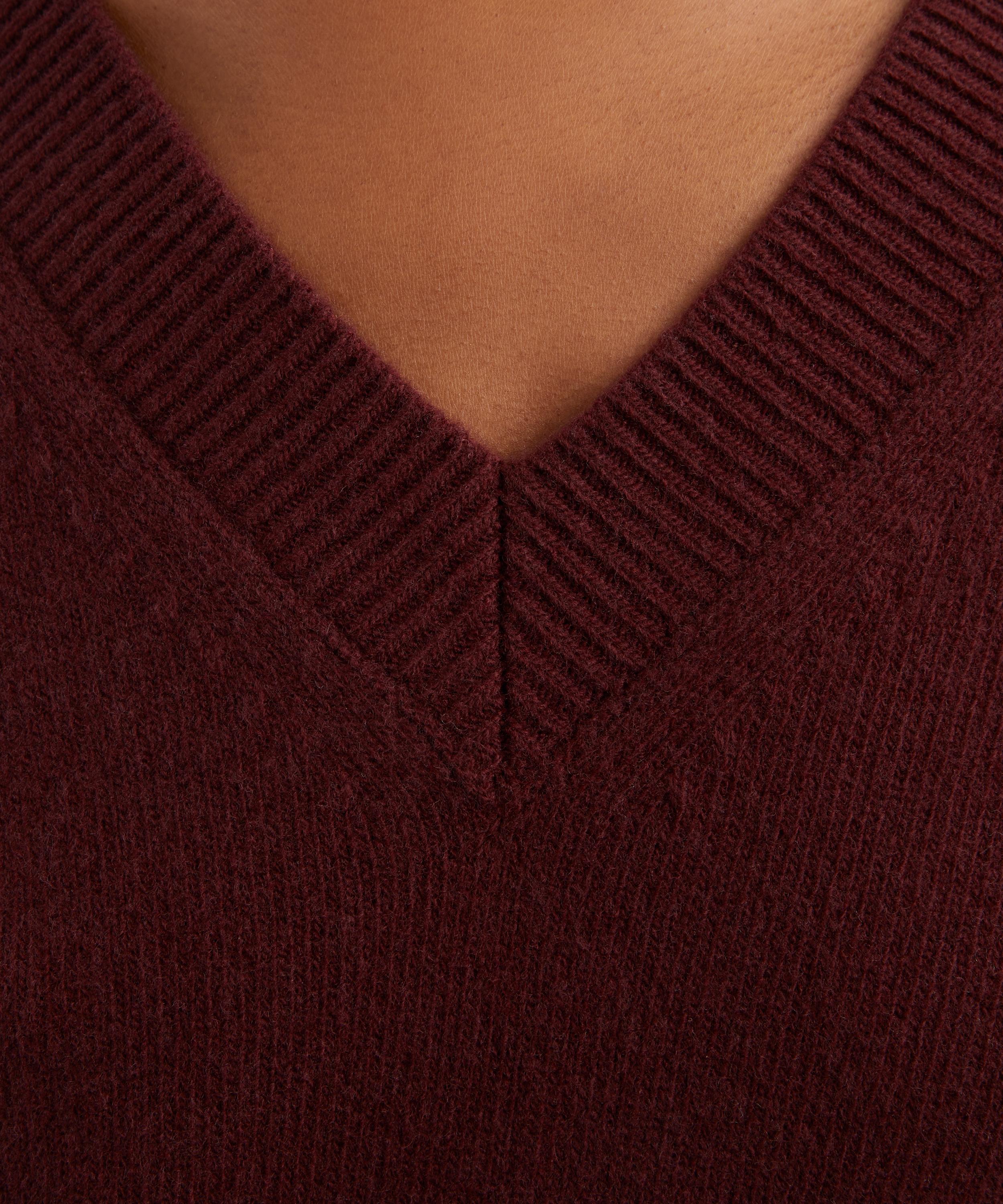 R&oacute;he - V-neck Knitted Jumper image number 4