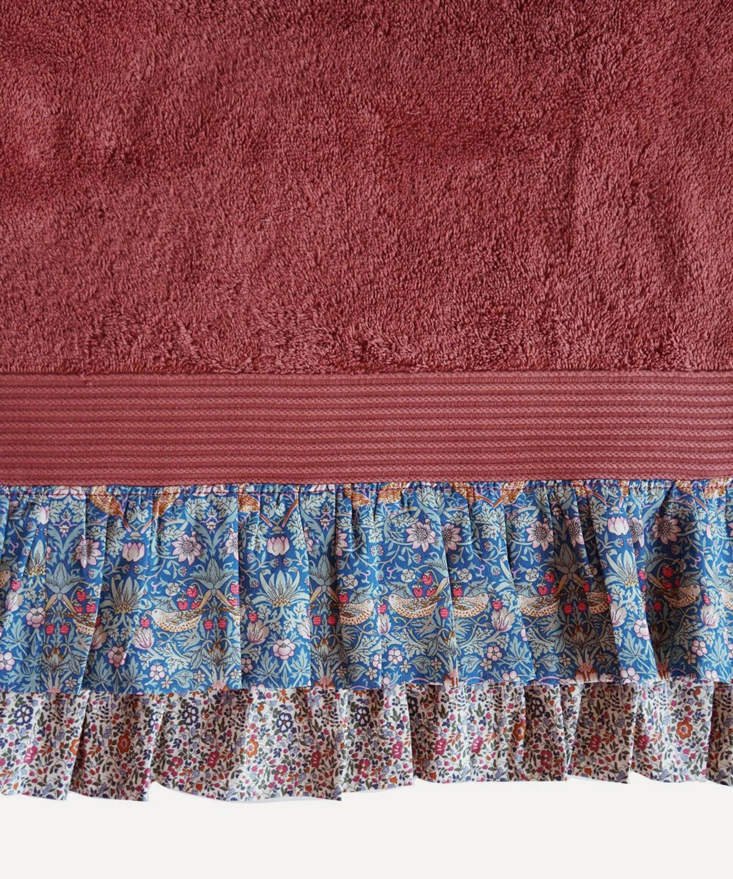 Coco & Wolf - Strawberry Thief Frill Edge Face Cloths Set of Two image number 2