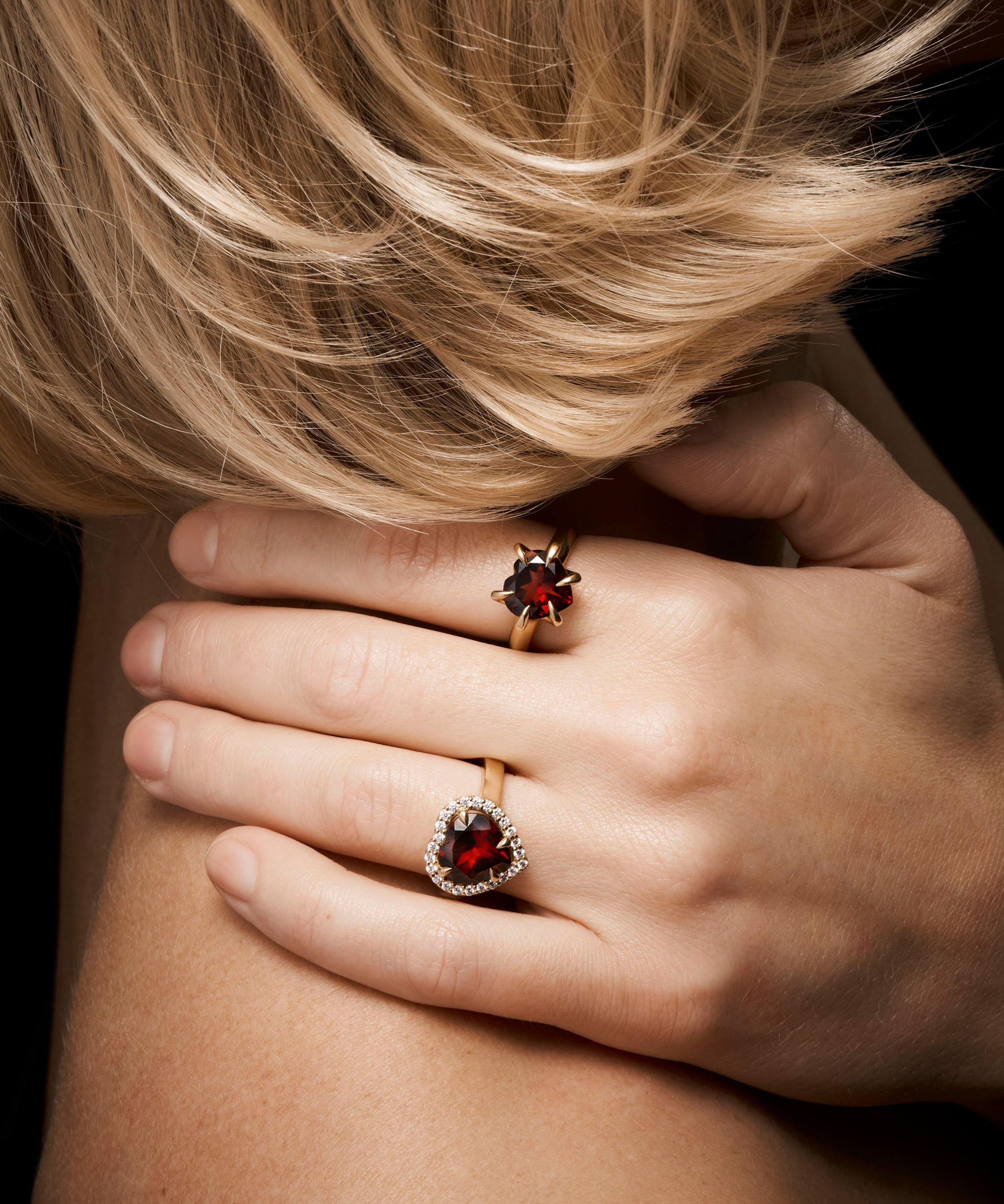 Maria Nilsdotter - 18ct Gold Captured Heart Ring image number 1