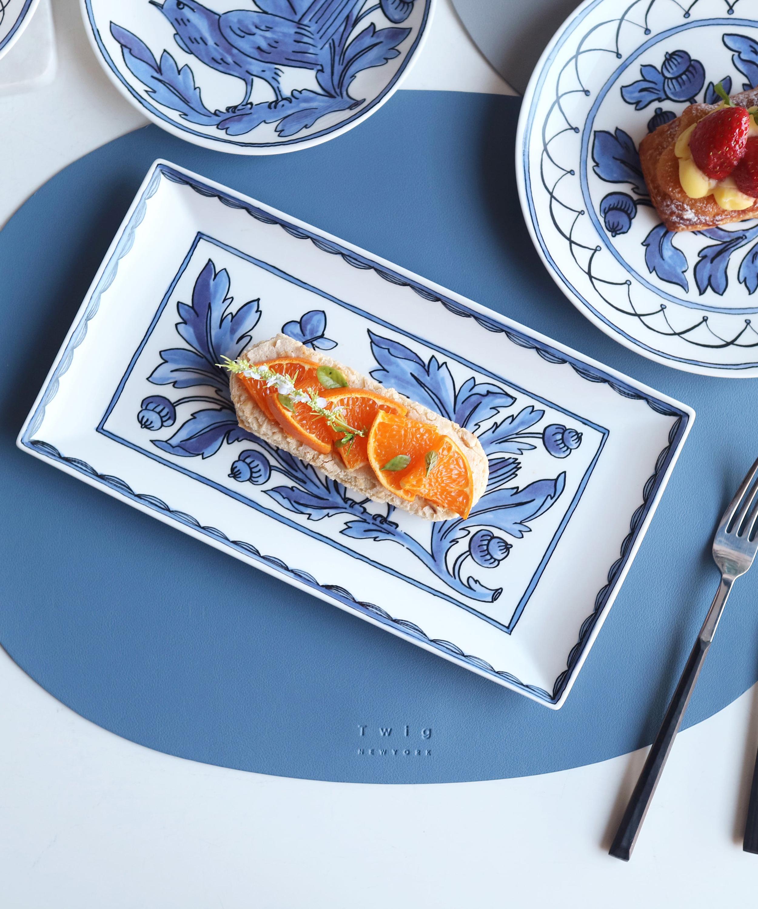 Twig New York - Heritage Blue Bird Rectangular Platter image number 1
