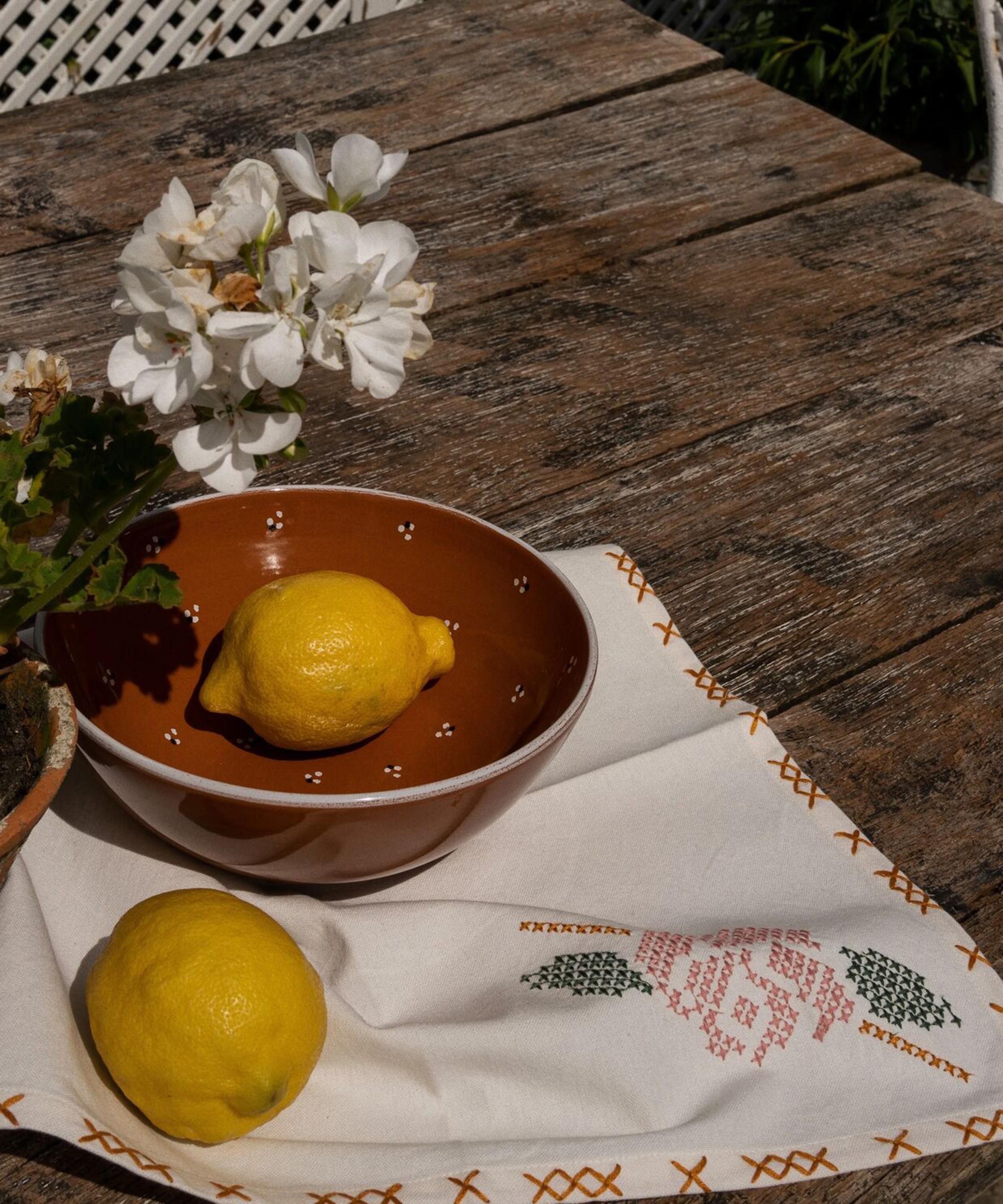 Sharland England - Dotty Large Pasta Bowl image number 1