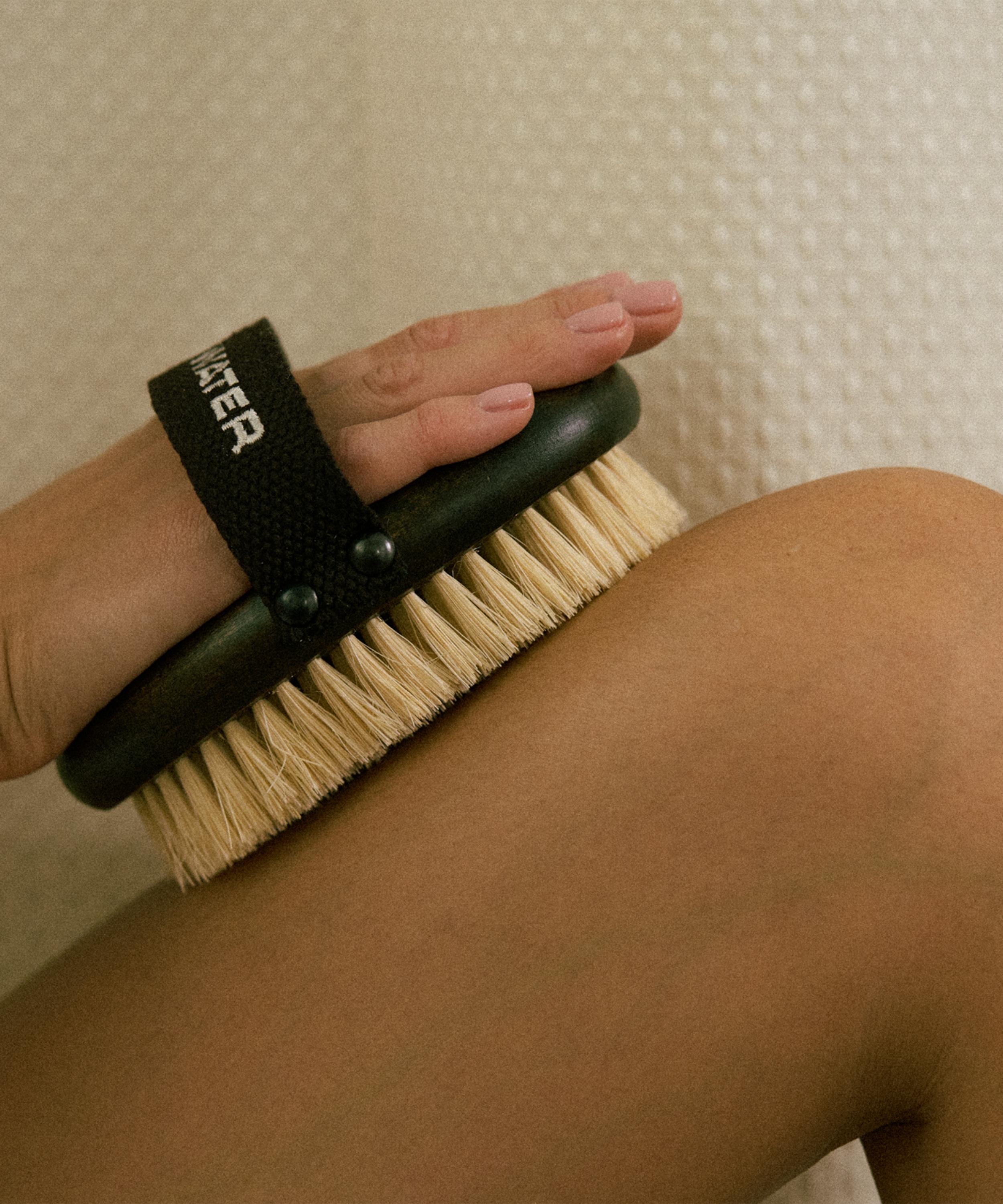 MIRROR WATER - BUFF Body Dry Brush image number 1