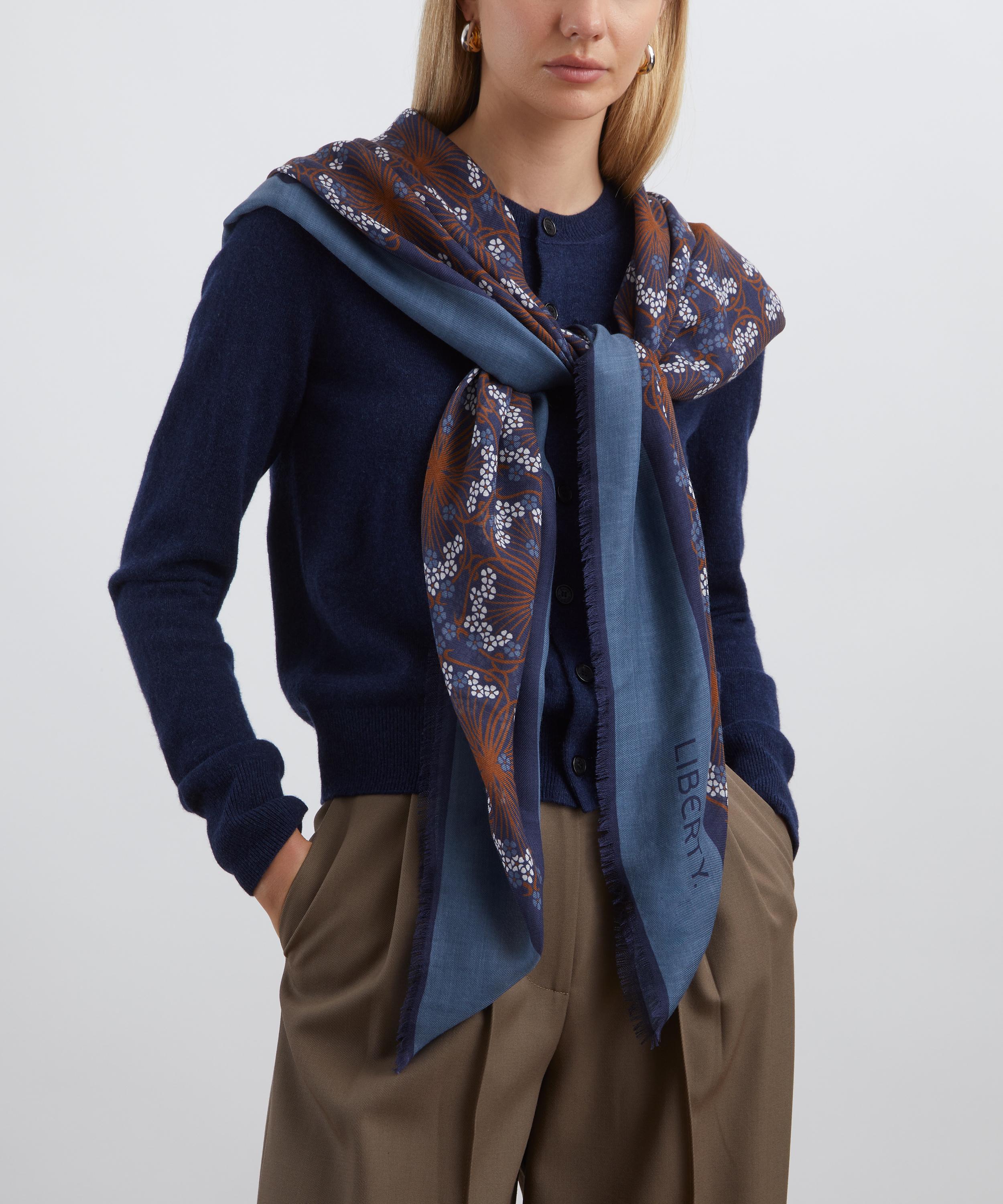 Liberty - Iphis Meadow 135X135 Wool-Silk Scarf image number 1