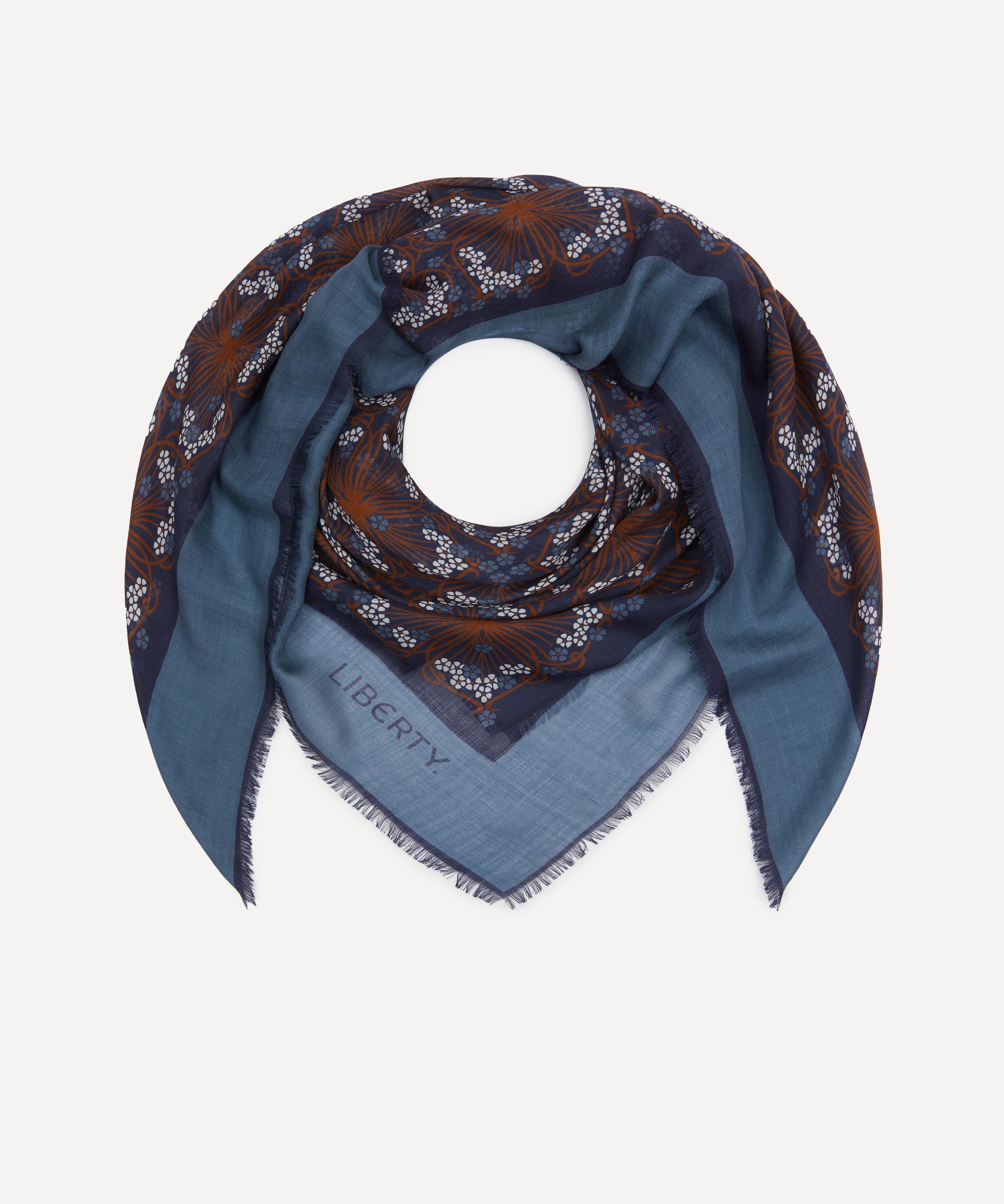 Liberty - Iphis Meadow 135X135 Wool-Silk Scarf image number 2