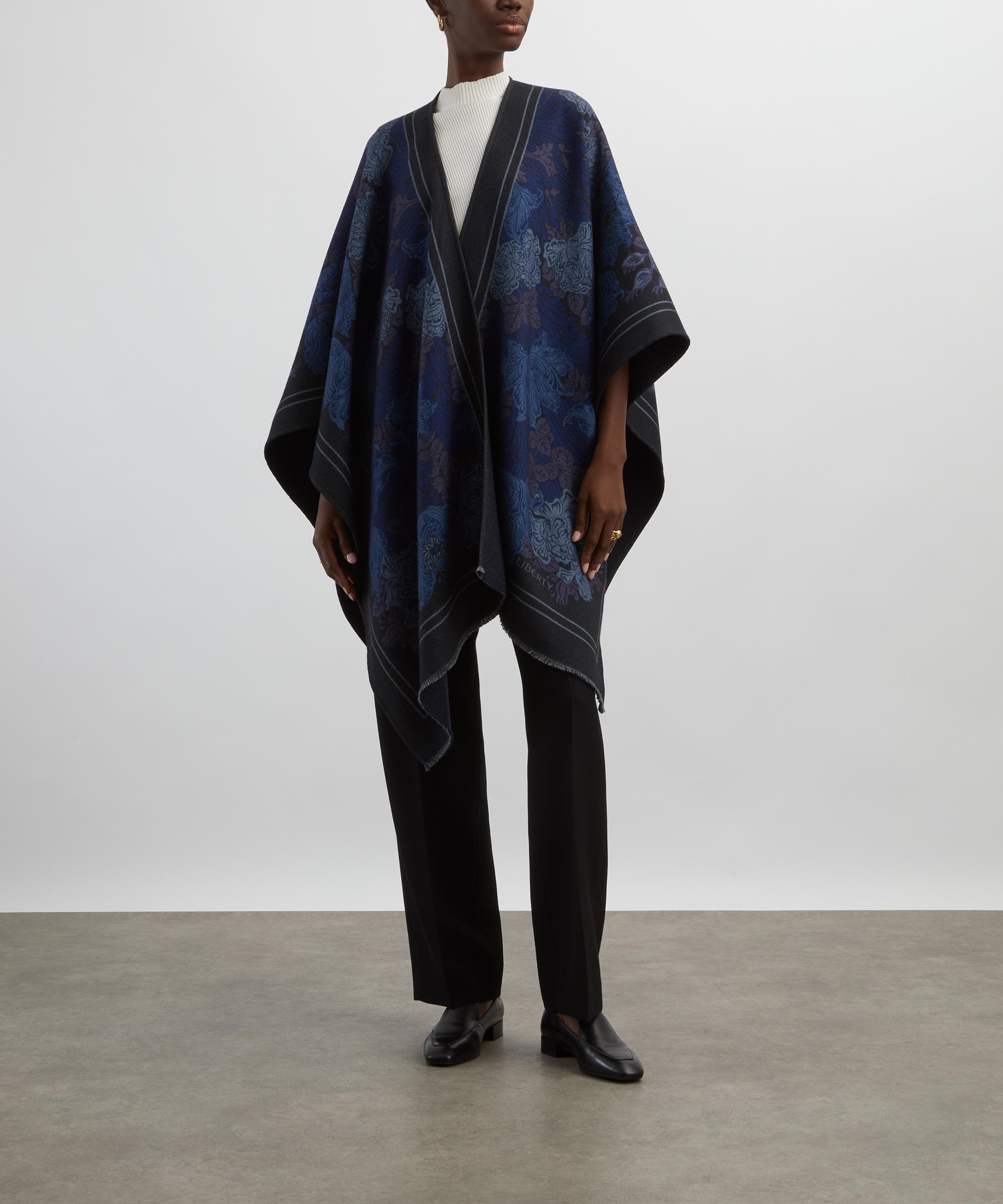 Liberty - Laura’s Reverie 140X160 Wool Cape image number 2