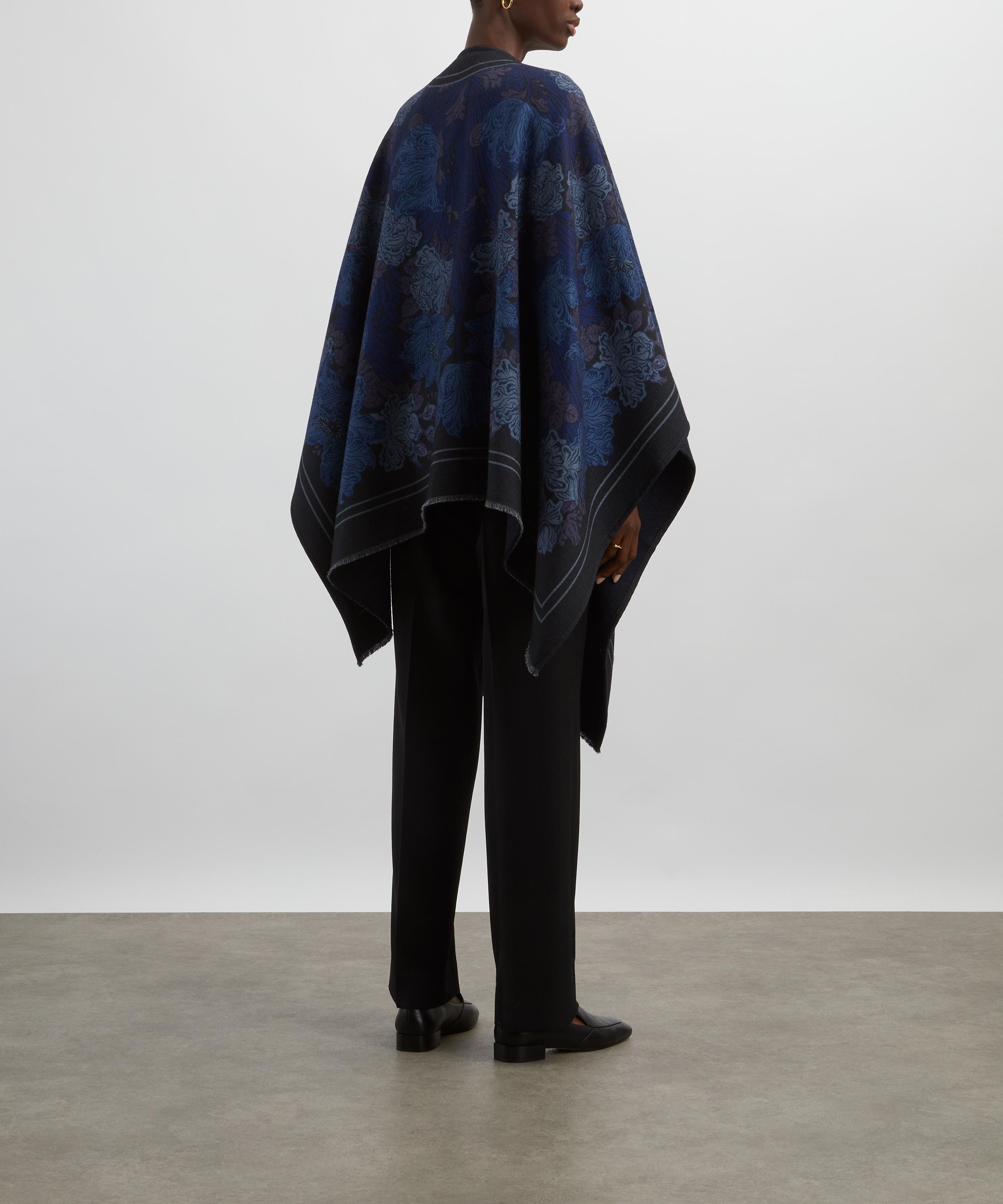 Liberty - Laura’s Reverie 140X160 Wool Cape image number 3