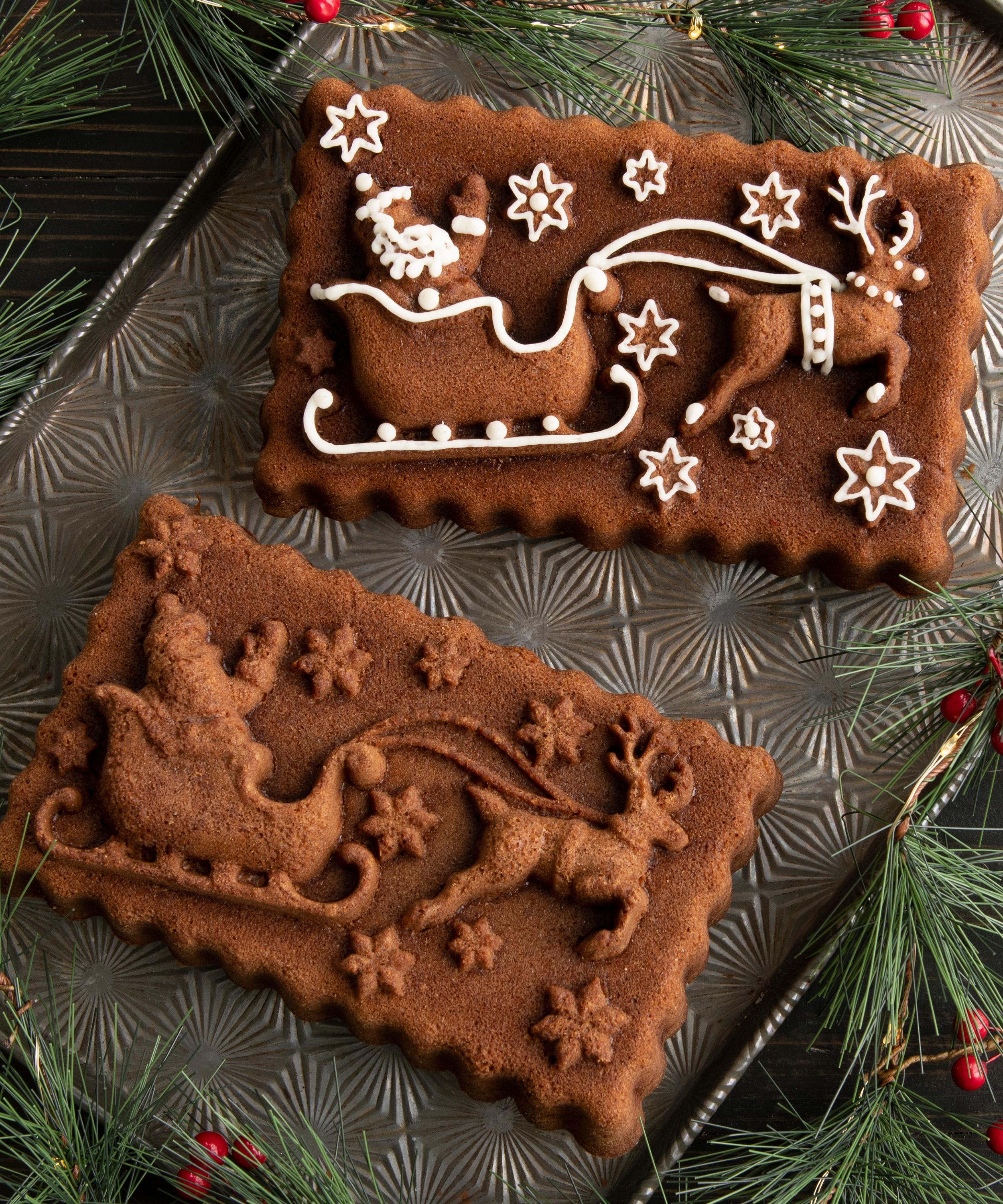 Nordic Ware - Santa’s Sleigh Loaf Pan image number 2