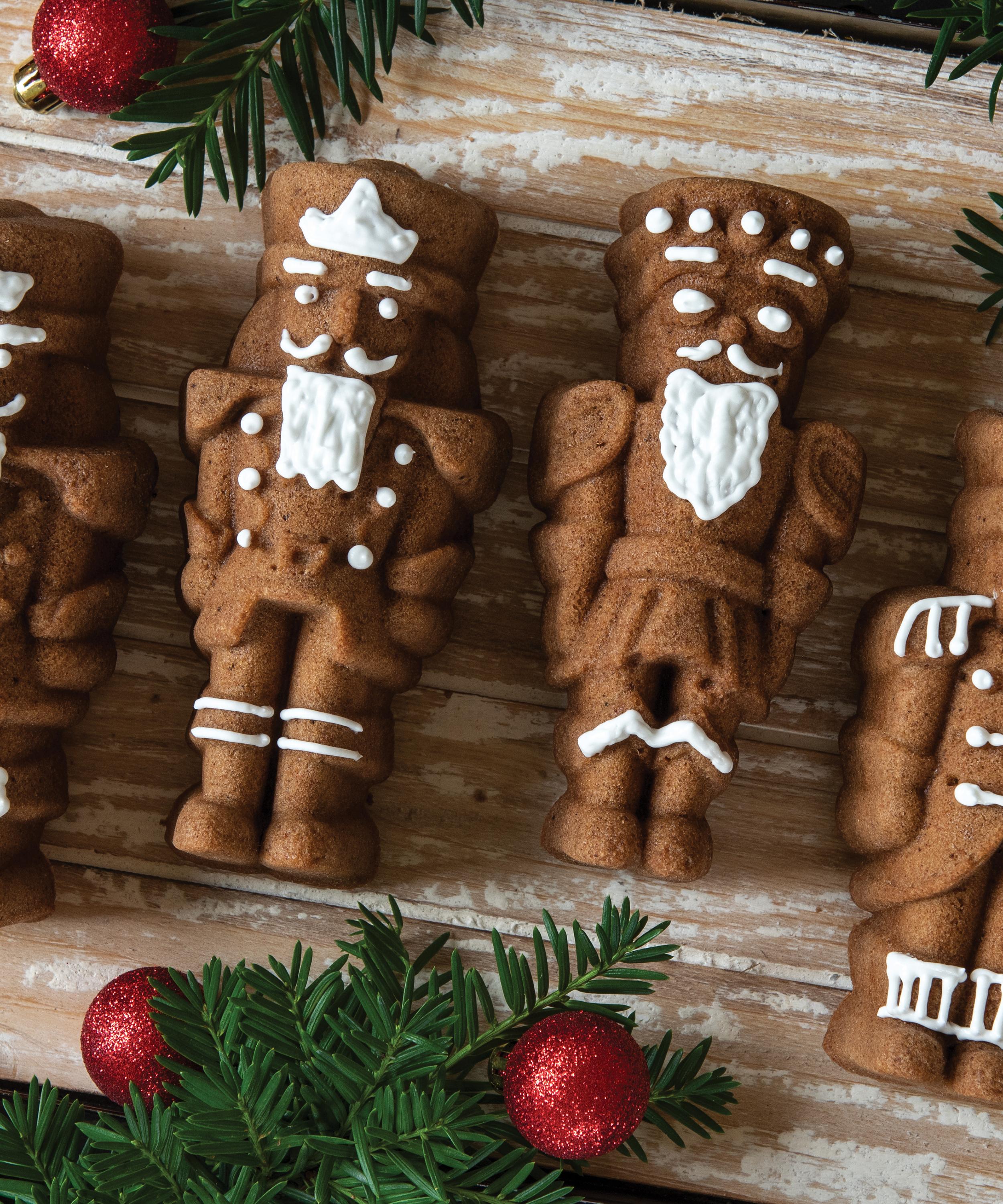 Nordic Ware - Nutcracker Cakelet Pan image number 2