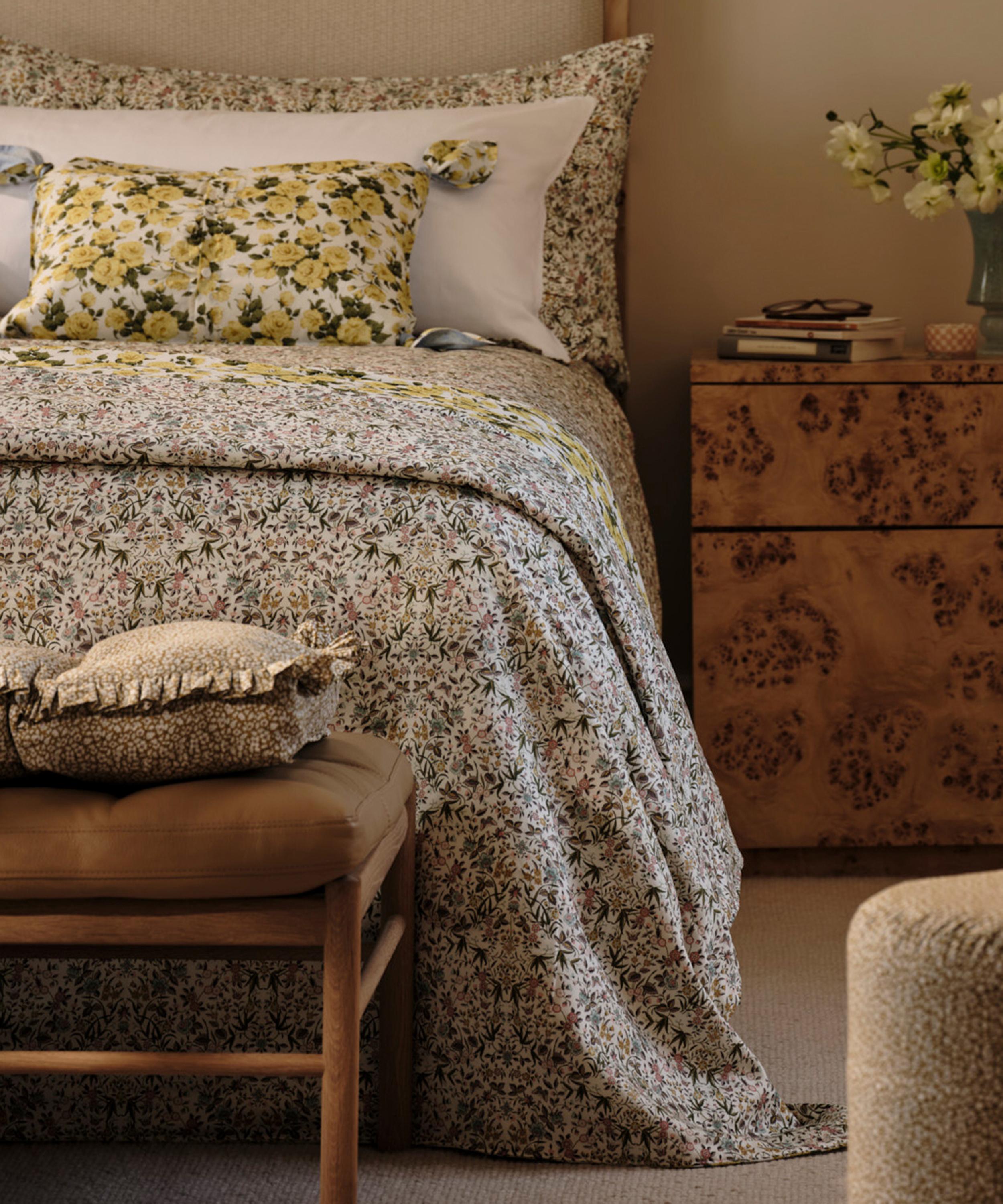 Coco & Wolf - Tapestry Ardington Cotton Sateen King Duvet Cover Set image number 1