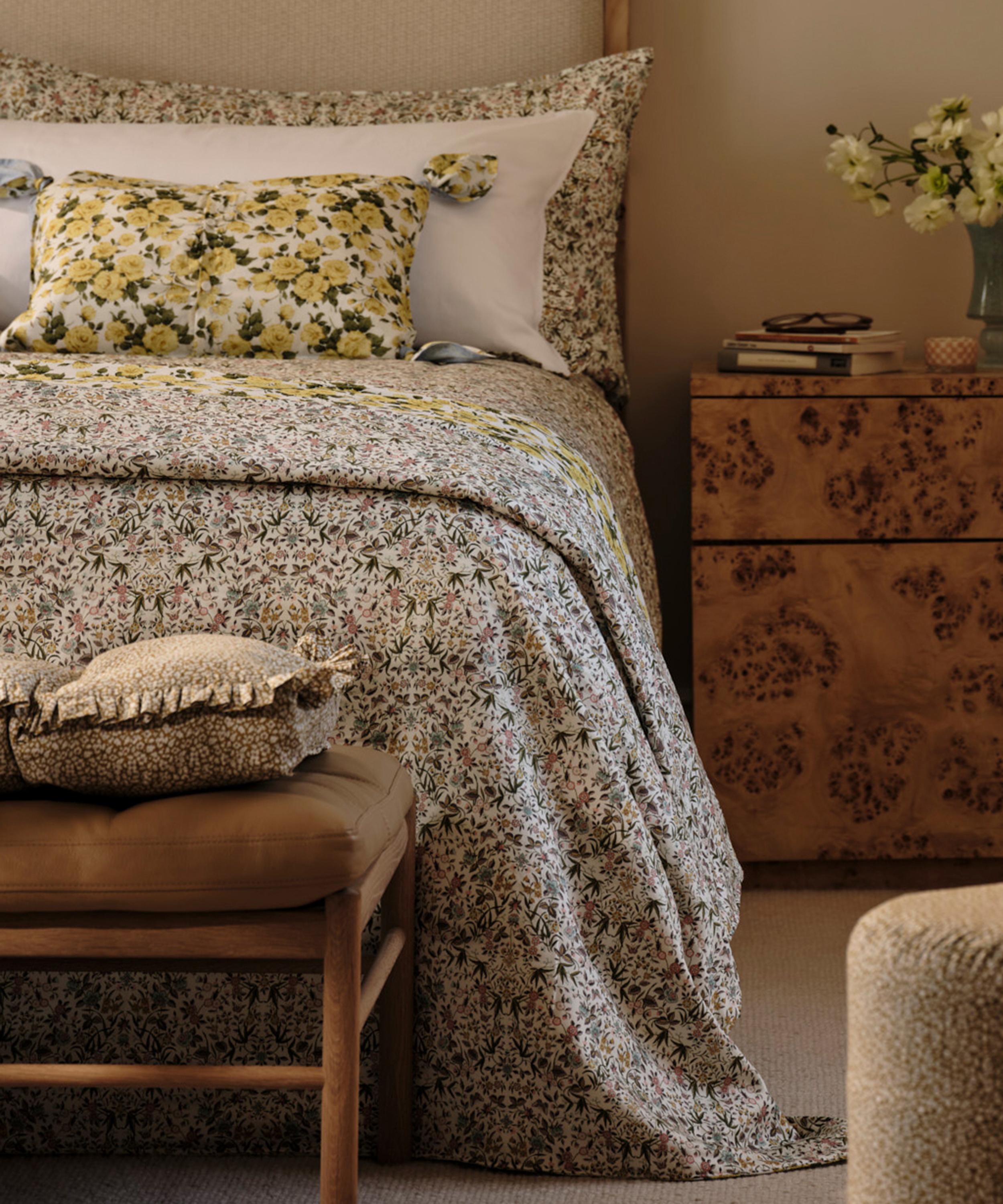 Coco & Wolf - Tapestry Ardington Cotton Sateen Super King Duvet Cover Set image number 1
