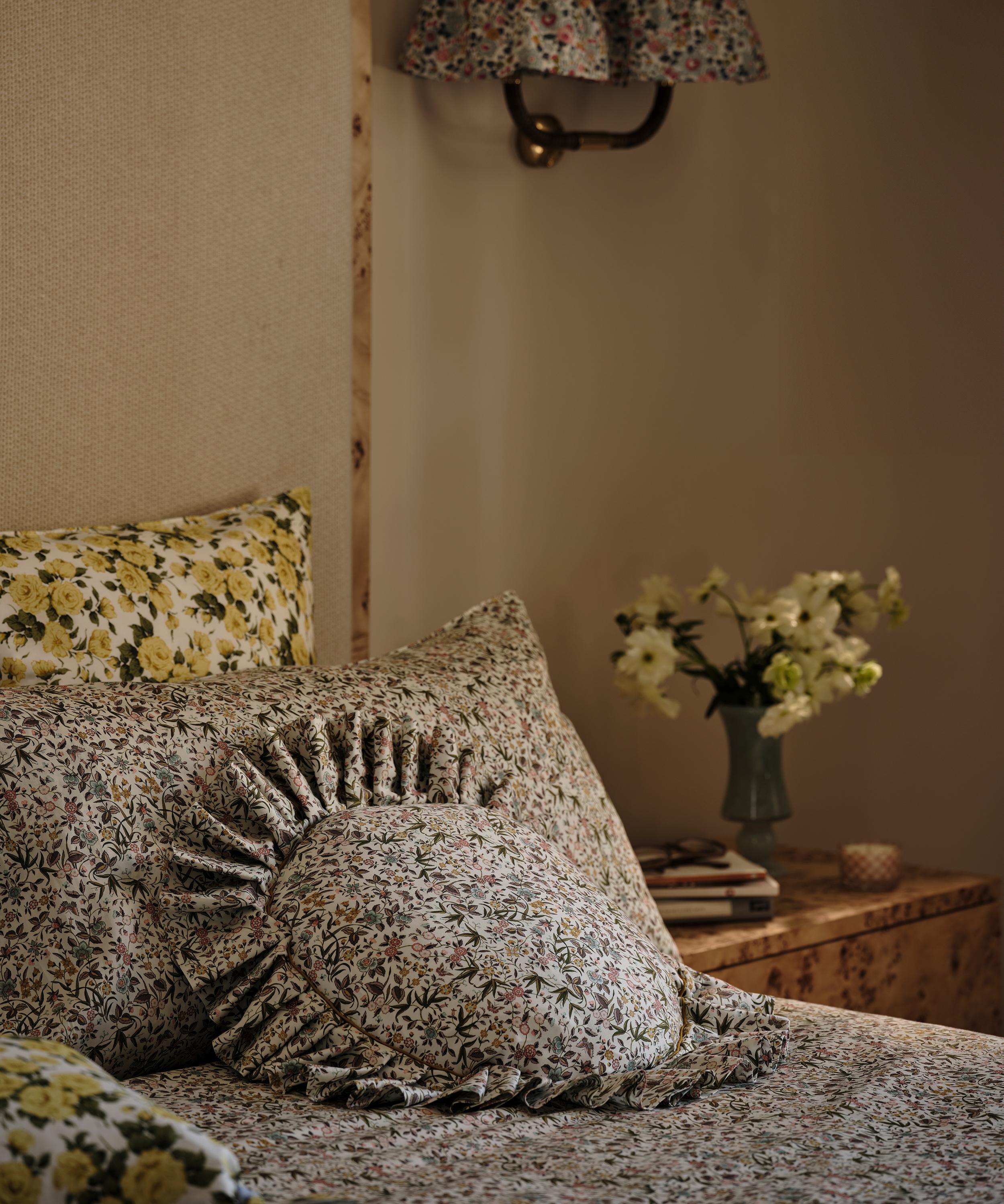 Coco & Wolf - Tapestry Ardington Cotton Sateen Super King Fitted Sheet image number 1