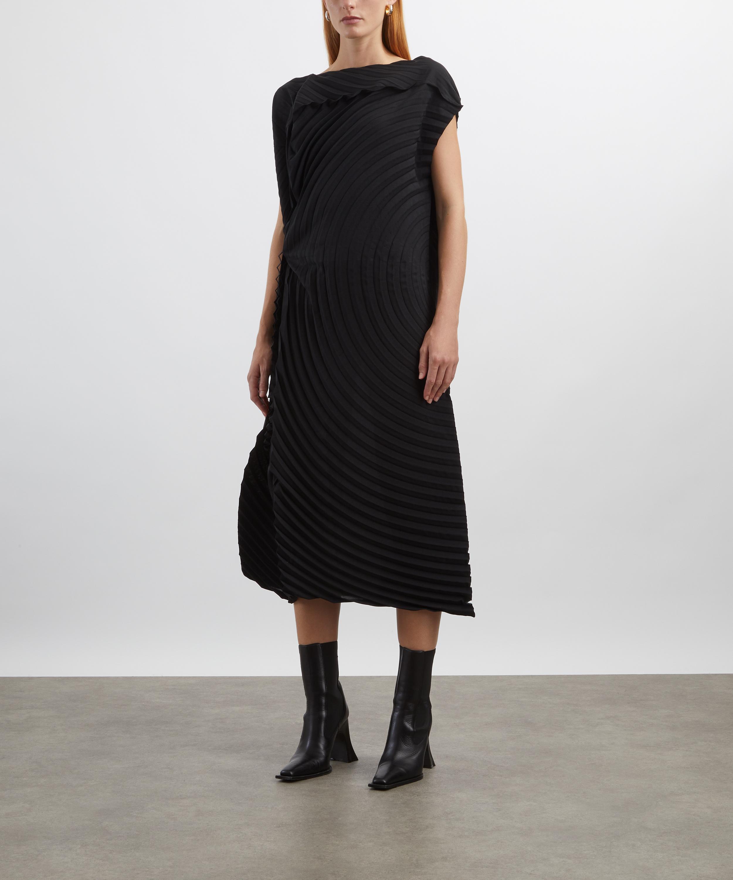 Issey Miyake - PAPER BAG PLEATS Black Midi Dress image number 2