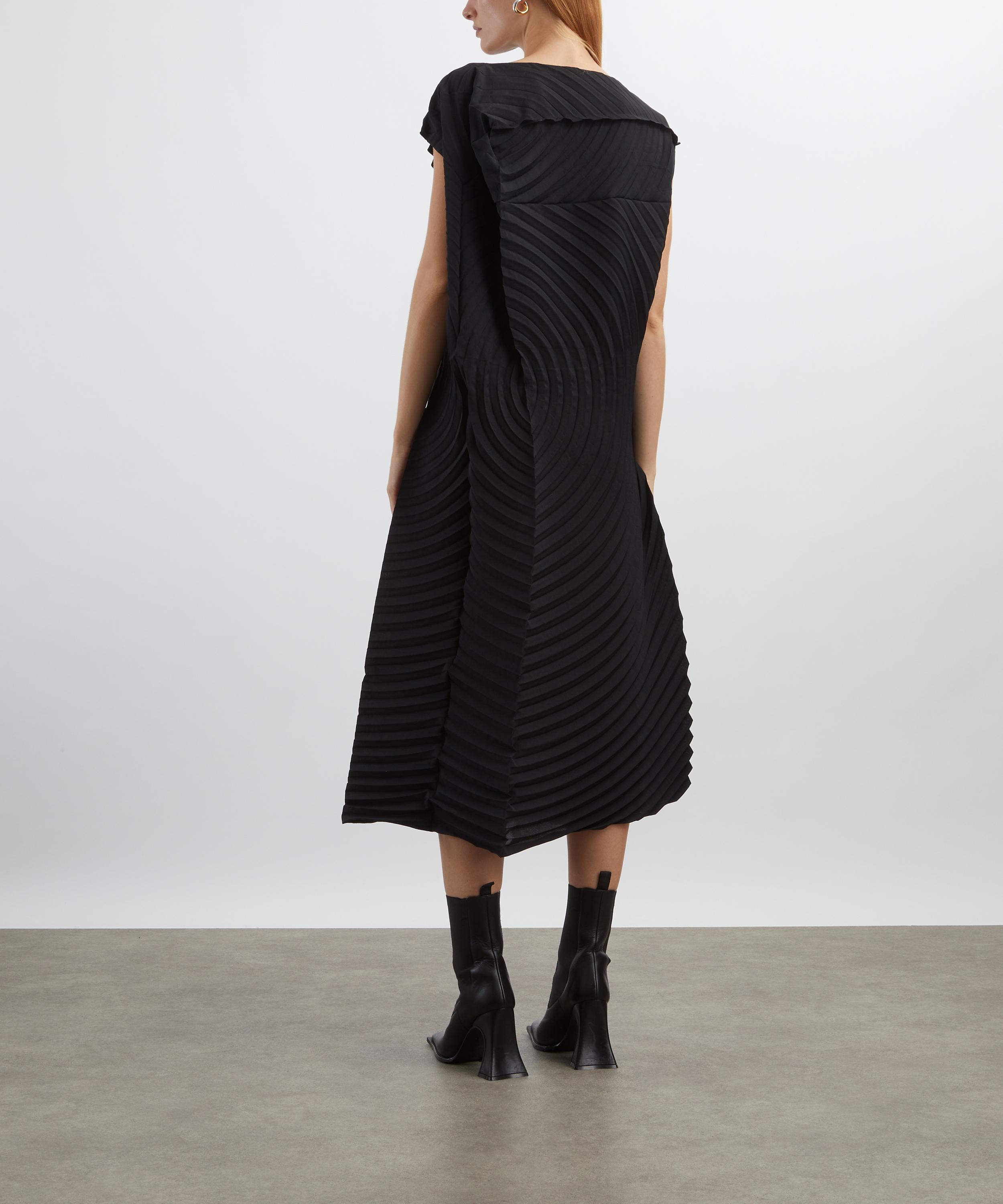 Issey Miyake - PAPER BAG PLEATS Black Midi Dress image number 3