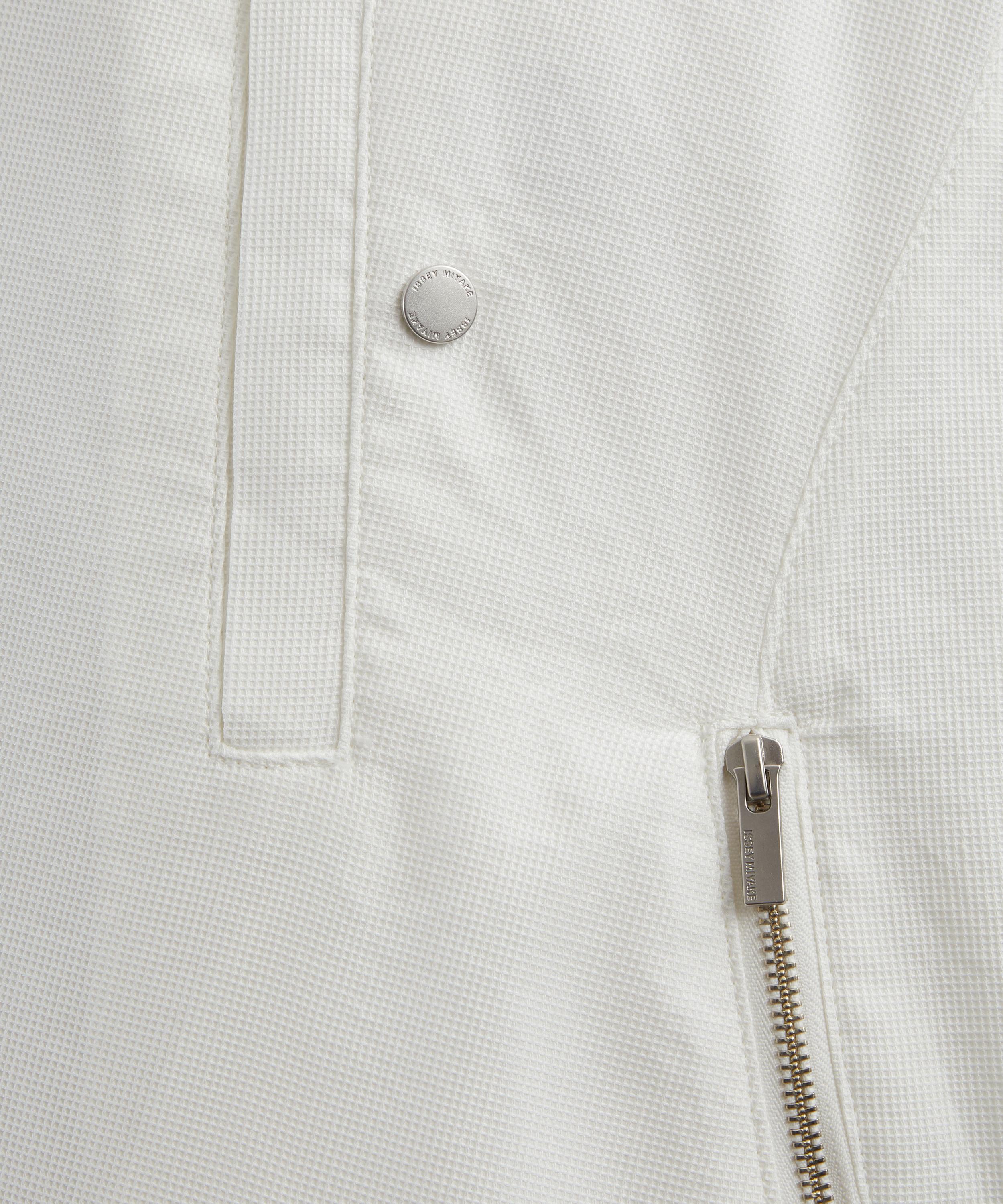 Issey Miyake - PEEKABO White Coat image number 4