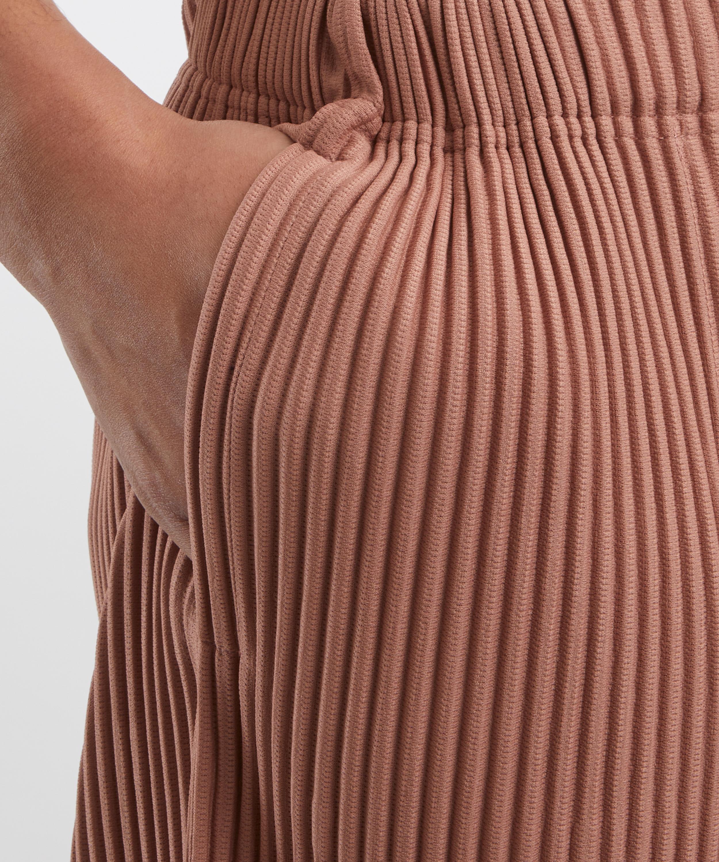 HOMME PLISSÉ ISSEY MIYAKE - MC JULY Pleated Shorts  image number 4