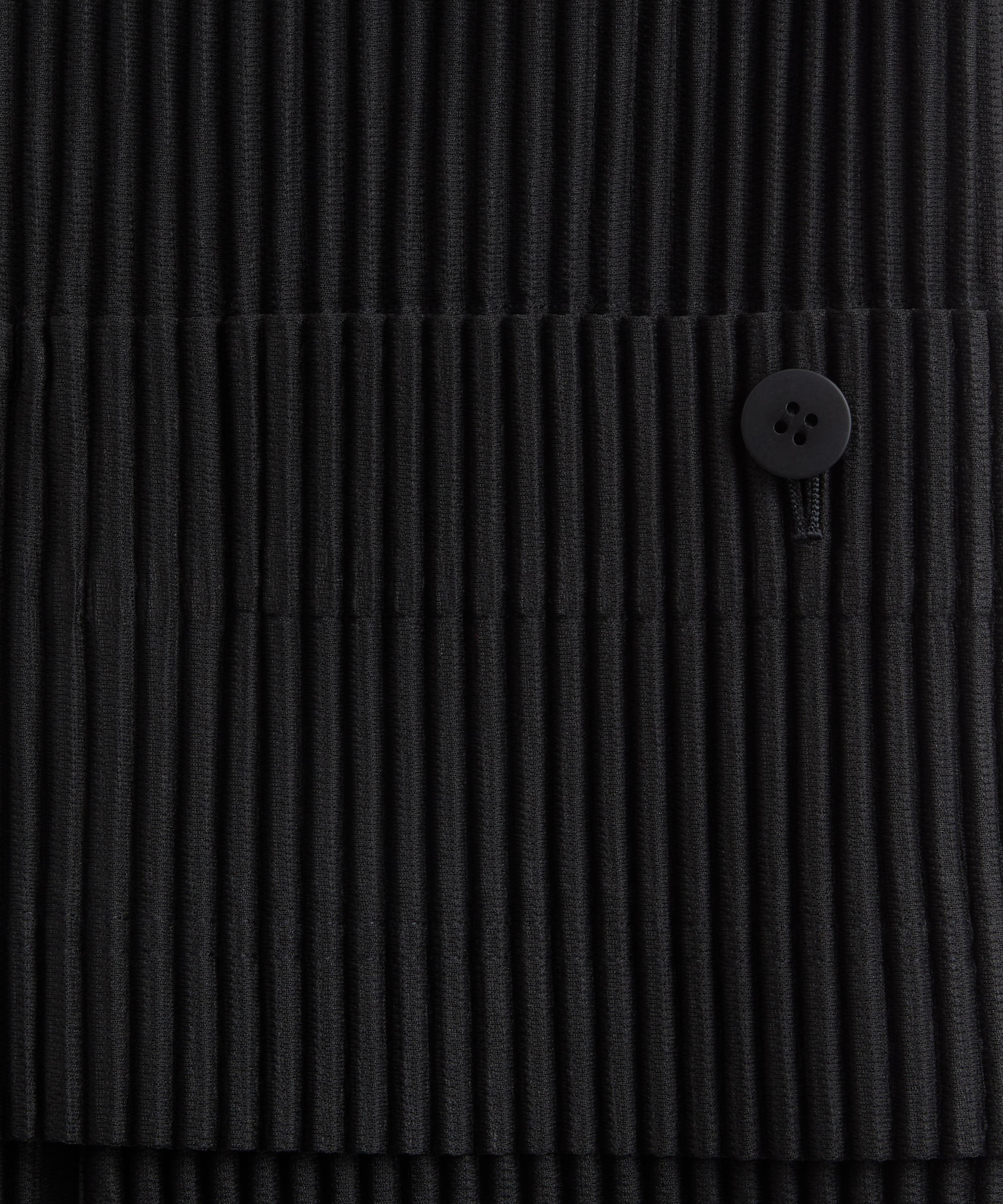 HOMME PLISSÉ ISSEY MIYAKE - MULTI-POCKET Pleated Jacket image number 4