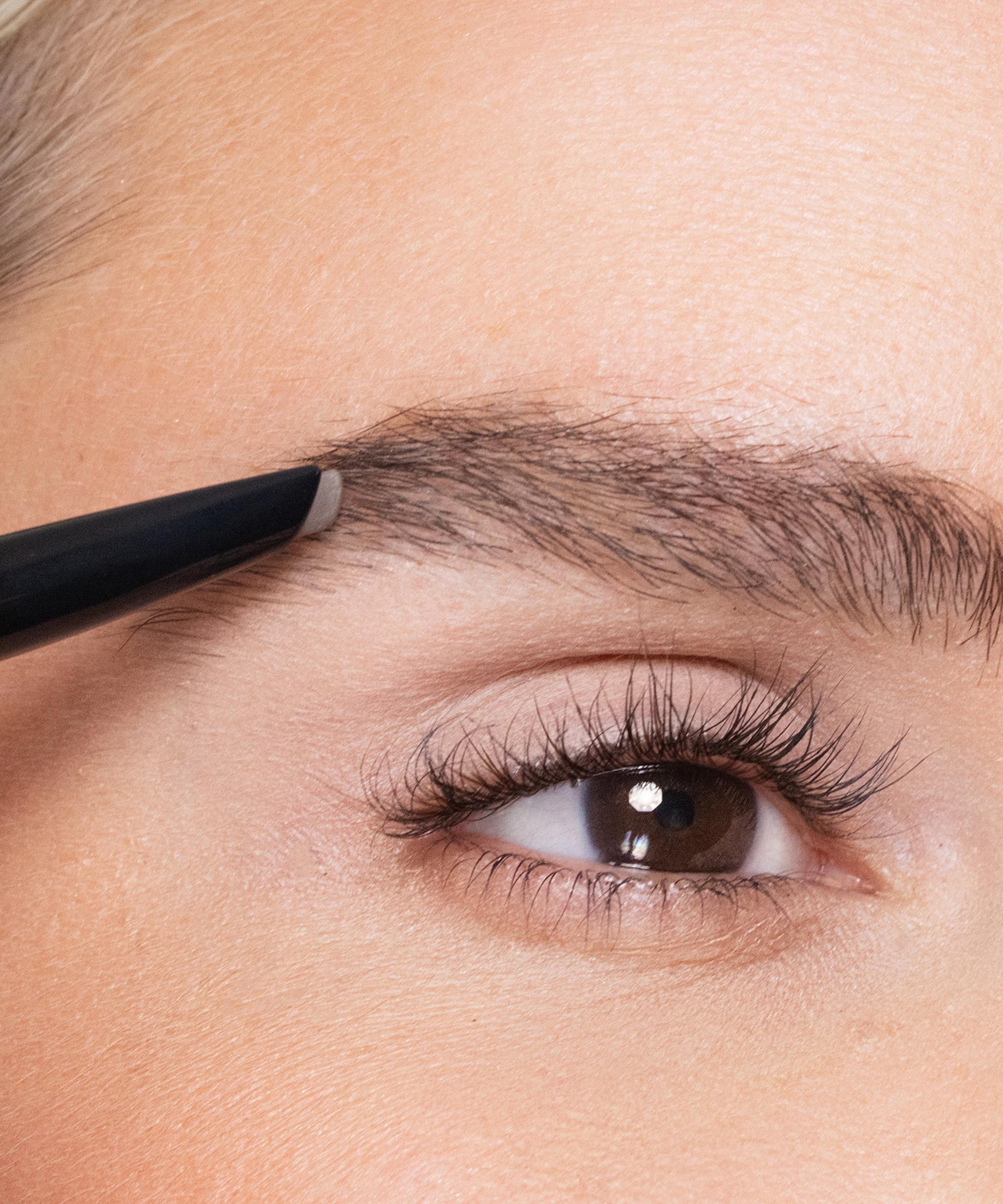 Trish McEvoy - Trish McEvoy Fuller Brows 0.1g image number 2