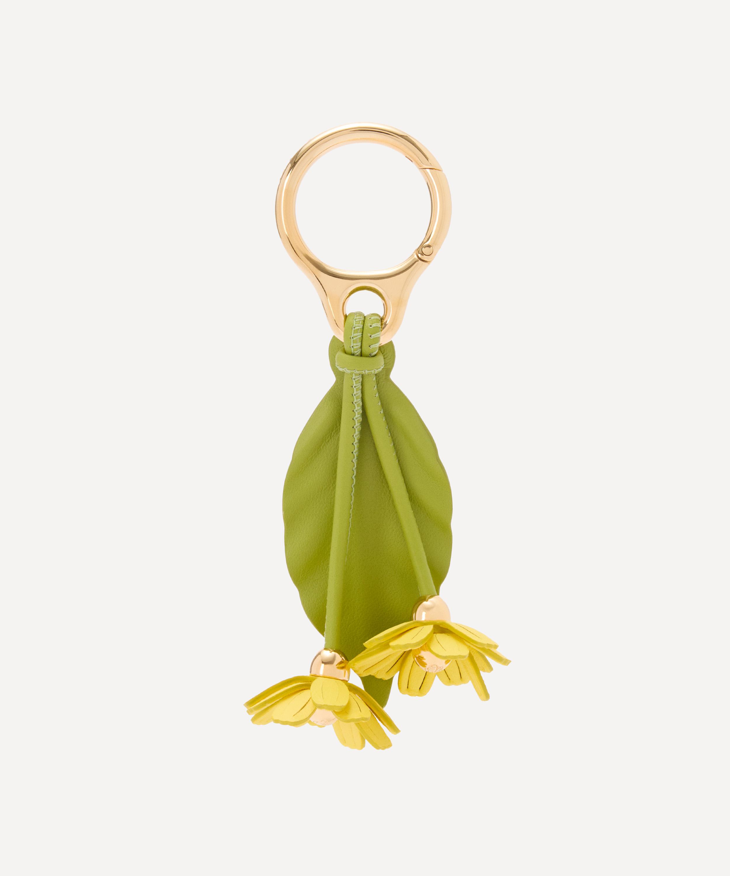 Loewe - Chamomile Flower Charm image number 0