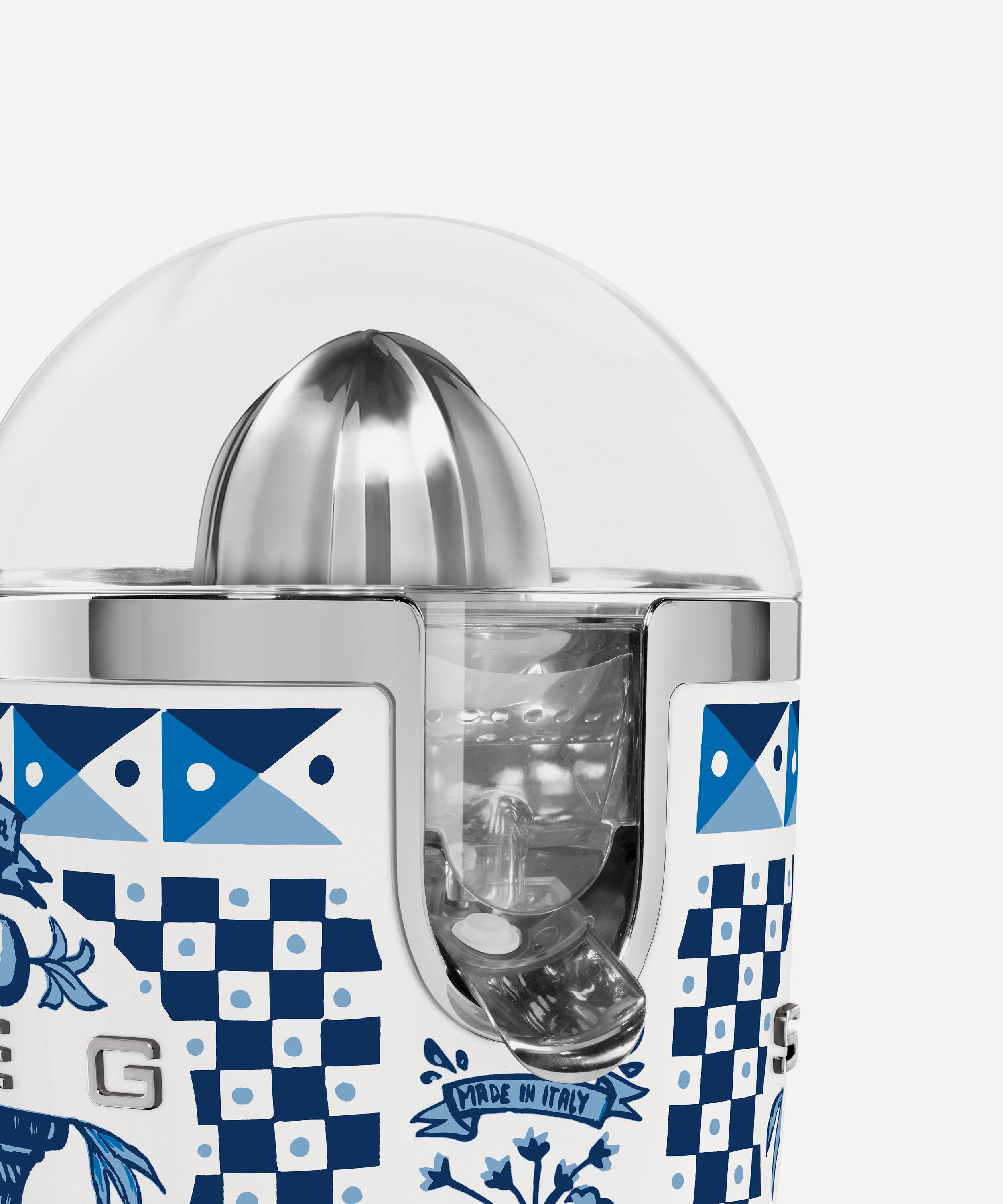 Smeg - x Dolce and Gabbana Mediterraneo Electric Citrus Juicer image number 3