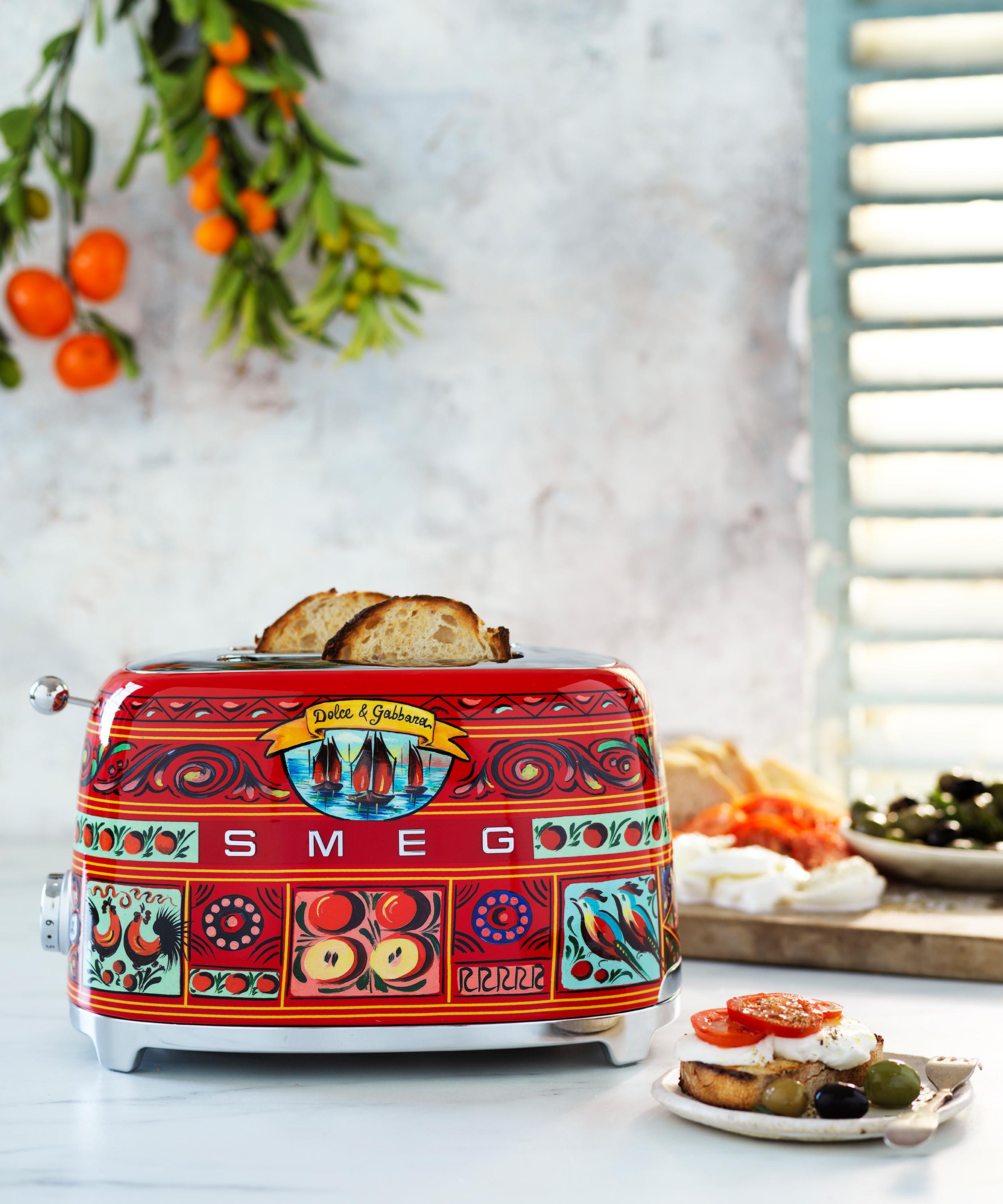 Smeg - x Dolce and Gabbana Sicily Toaster image number 1