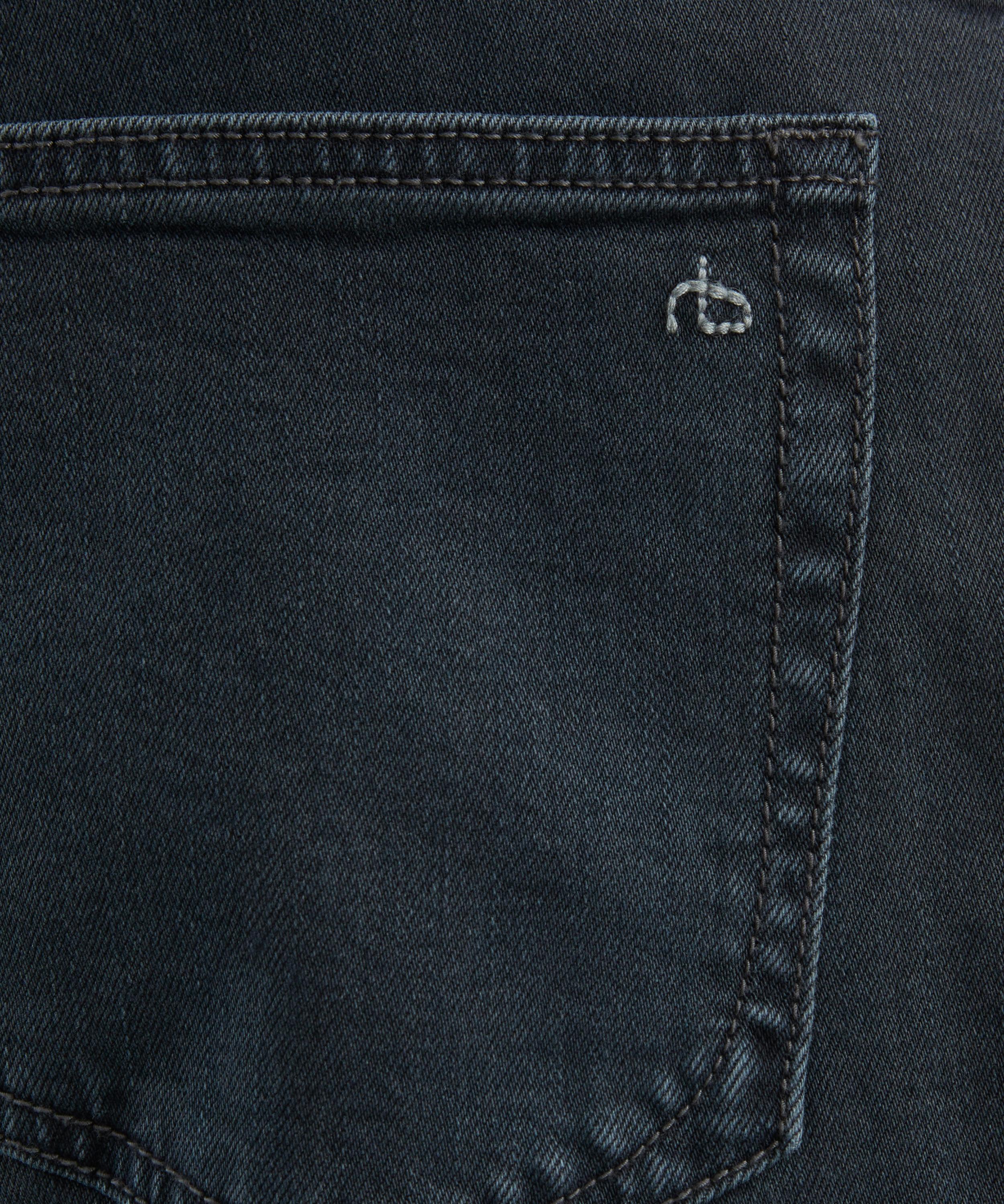 Rag & Bone - Fit 2 Authentic Stretch Slim Jeans in Minna image number 4