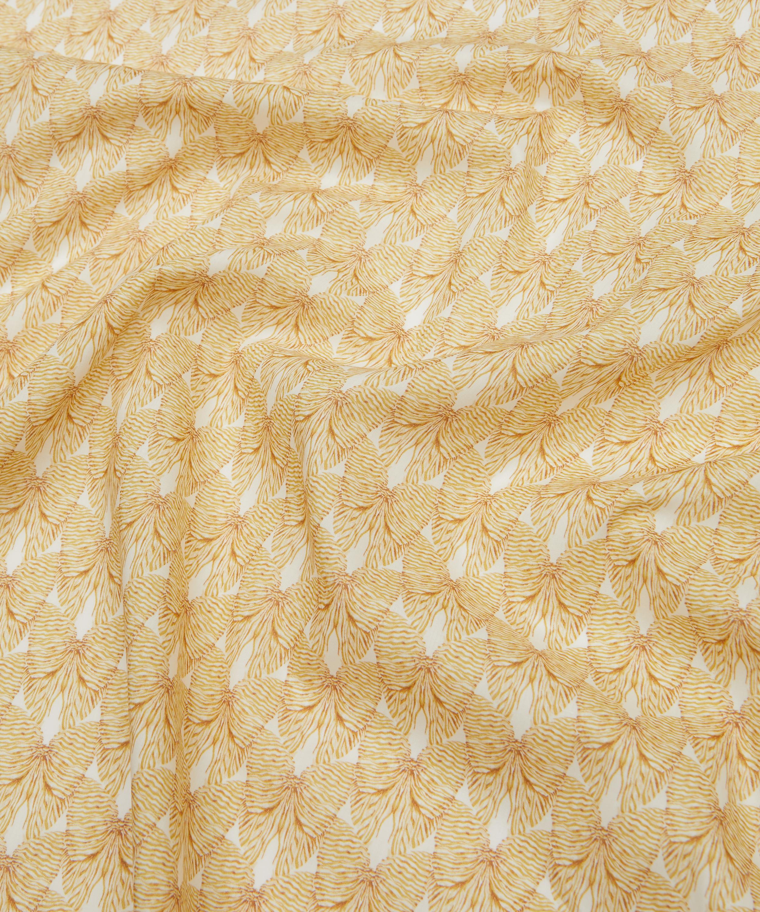 Liberty Fabrics - Bustle and Bow Tana Lawn™ Cotton image number 3